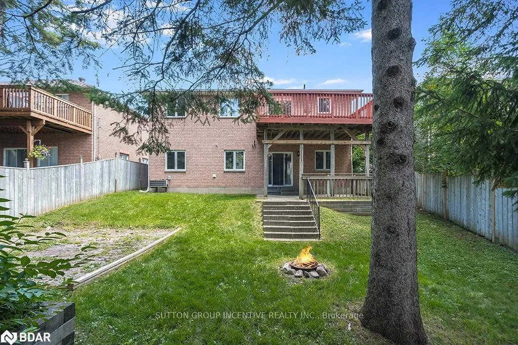 Photo 10 of 40 Kell Place, Barrie, Bayshore — HOMEH