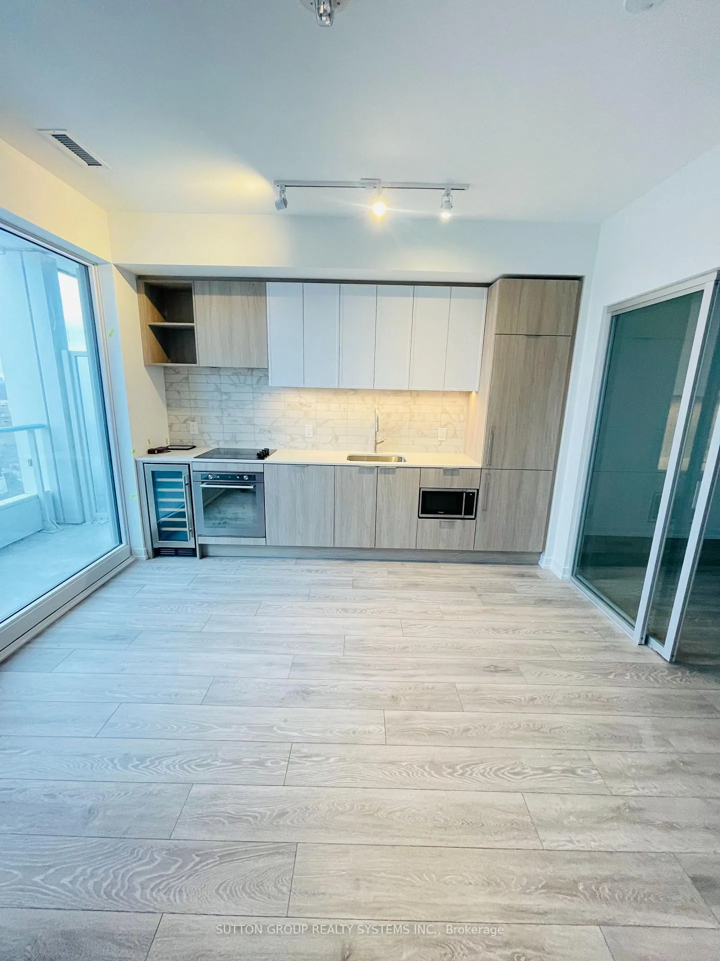 Photo 7 of Unit 1809, 2020 Bathurst Street, Toronto, Humewood-Cedarvale — HOMEH