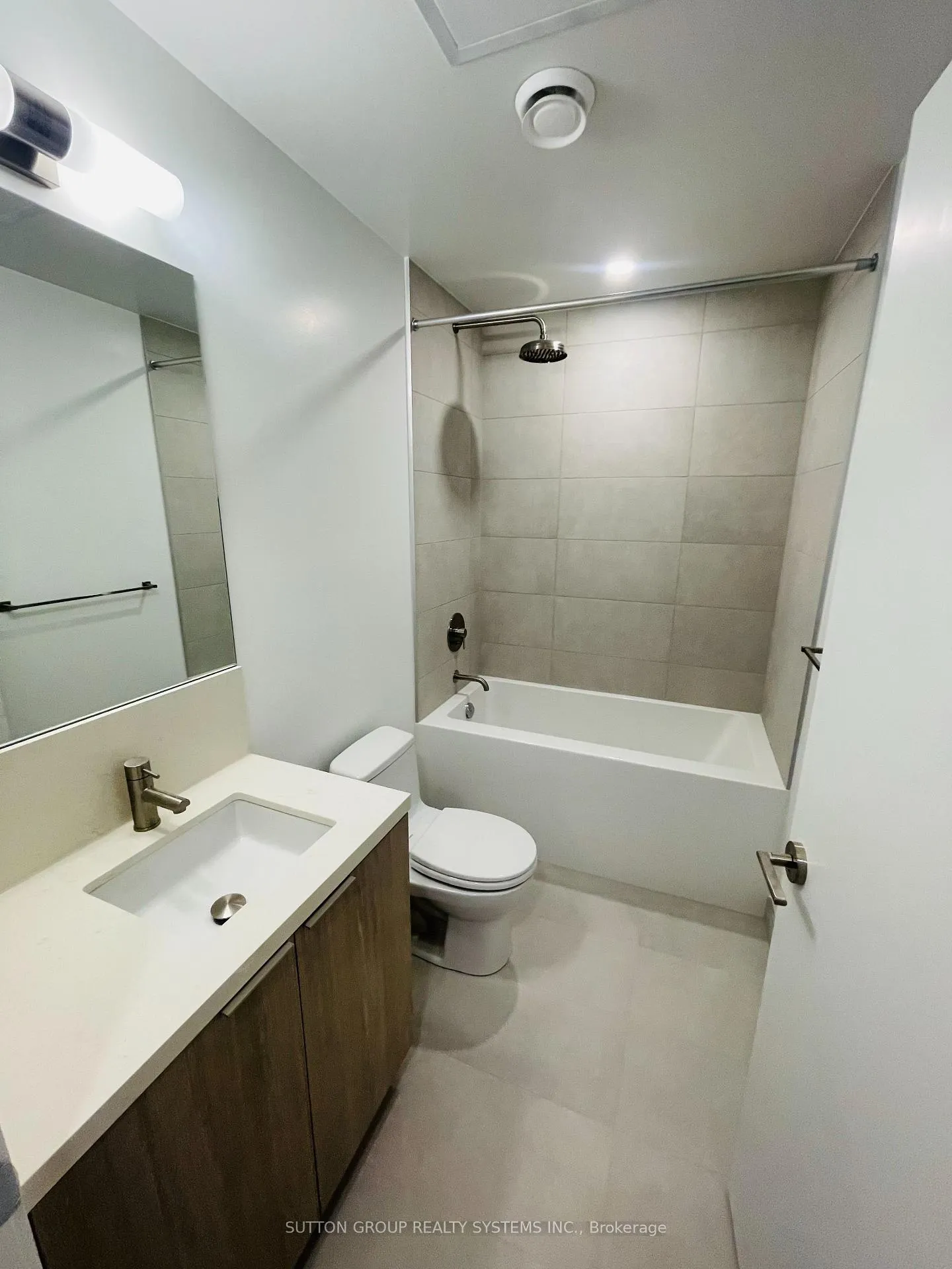 Photo 9 of Unit 1809, 2020 Bathurst Street, Toronto, Humewood-Cedarvale — HOMEH