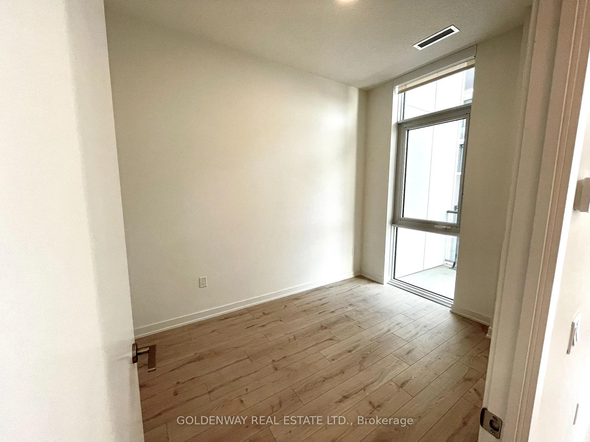 Photo 3 of Unit Ph12, 9 Tecumseth Street, Toronto, Niagara — HOMEH