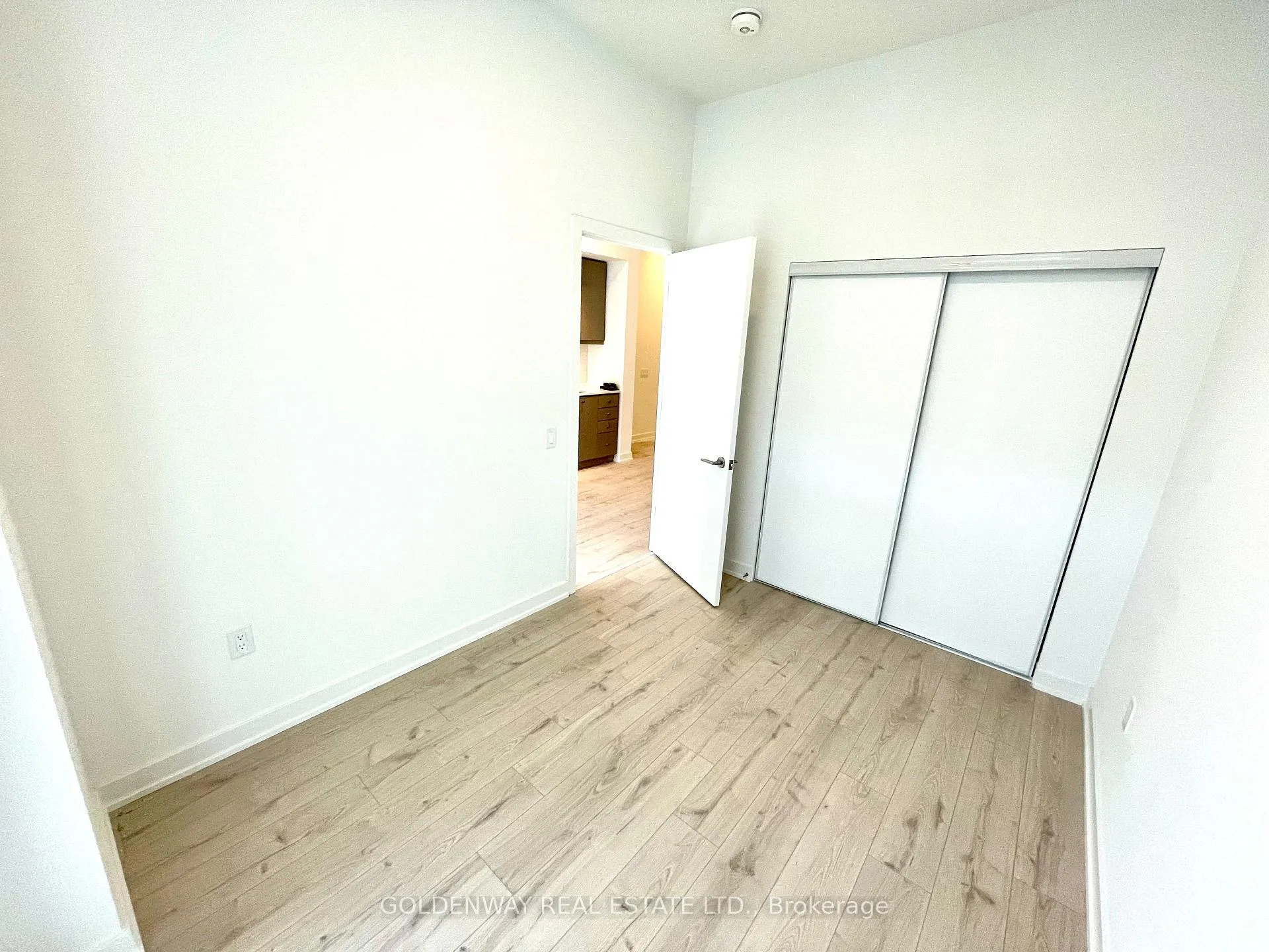 Photo 4 of Unit Ph12, 9 Tecumseth Street, Toronto, Niagara — HOMEH