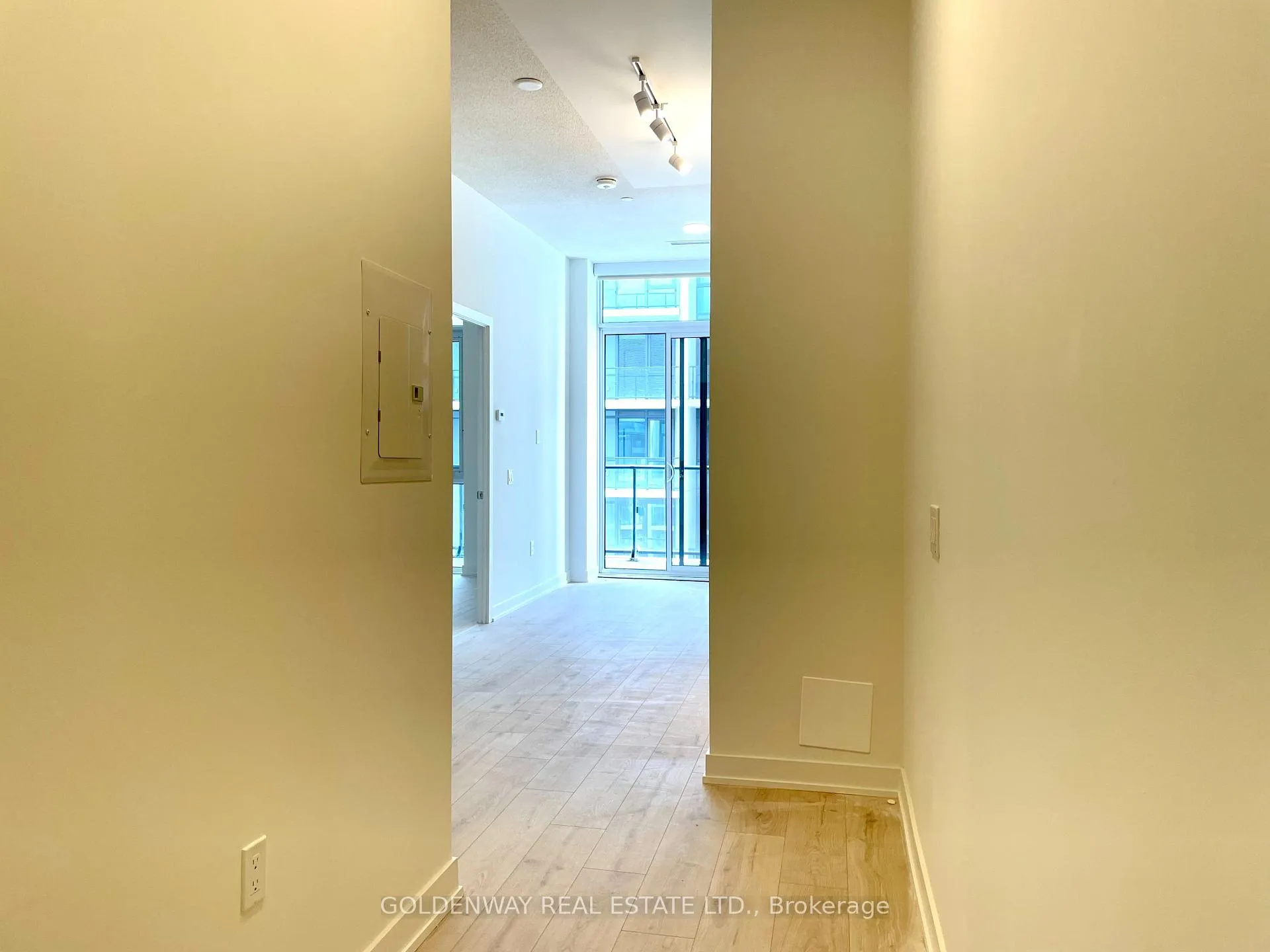 Photo 7 of Unit Ph12, 9 Tecumseth Street, Toronto, Niagara — HOMEH