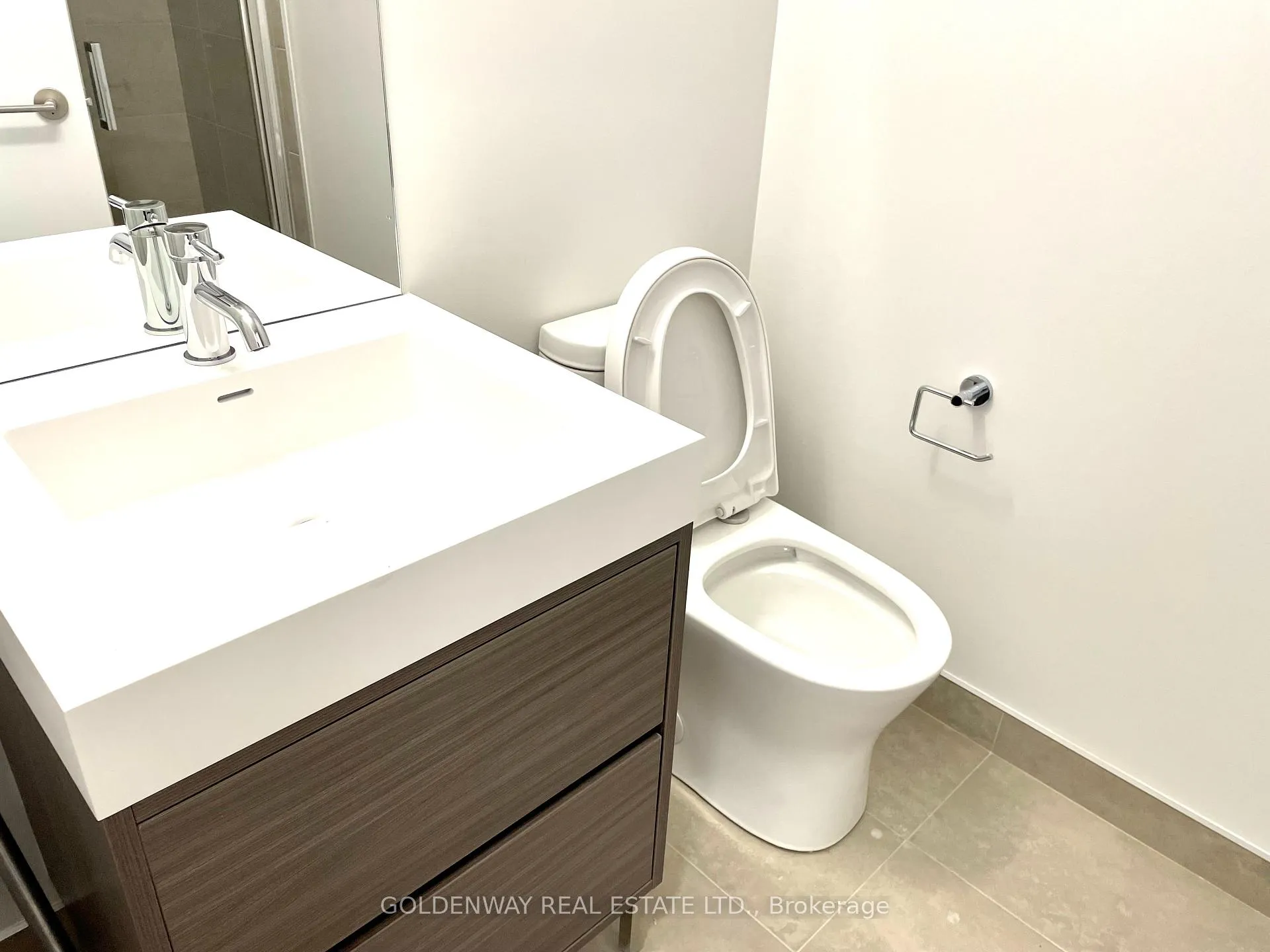 Photo 10 of Unit Ph12, 9 Tecumseth Street, Toronto, Niagara — HOMEH