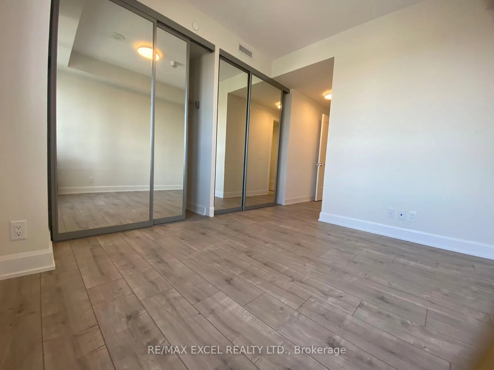 Photo 15 of Unit 2001, 38 Water Walk Drive, Markham, Unionville — HOMEH