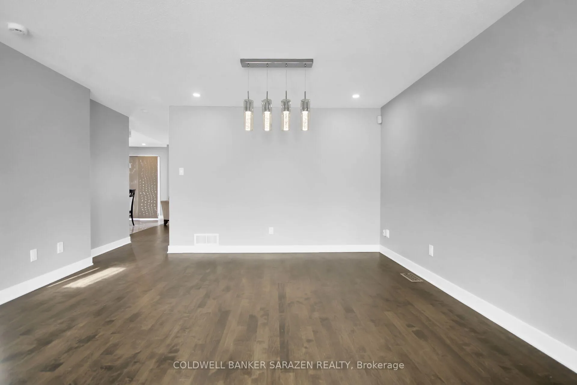 Photo 7 of 715 Clearbrook Drive, Ottawa, Barrhaven - Strandherd — HOMEH