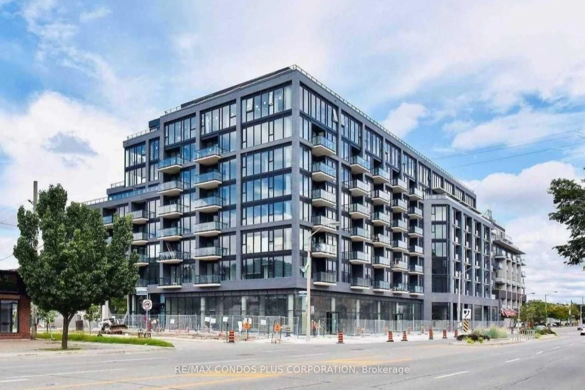 Front of Unit 619, 7 Smith Crescent