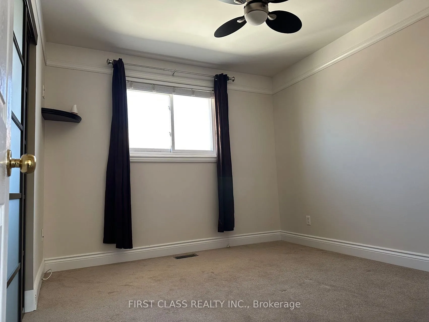 Photo 8 of Unit Upper, 28 Collins Crescent, Aurora, Aurora Heights — HOMEH
