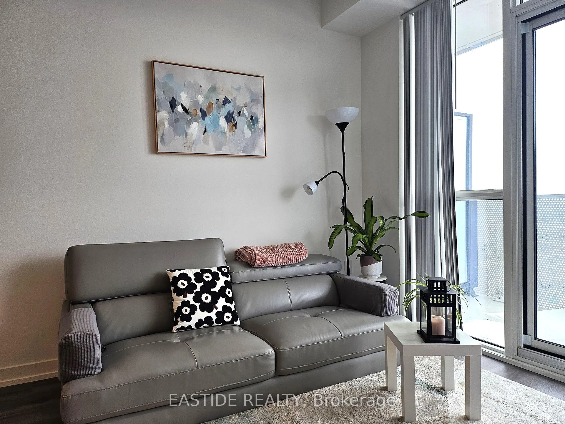 Photo 8 of Unit 1506, 28 Interchange Way, Vaughan, Vaughan Corporate Centre — HOMEH