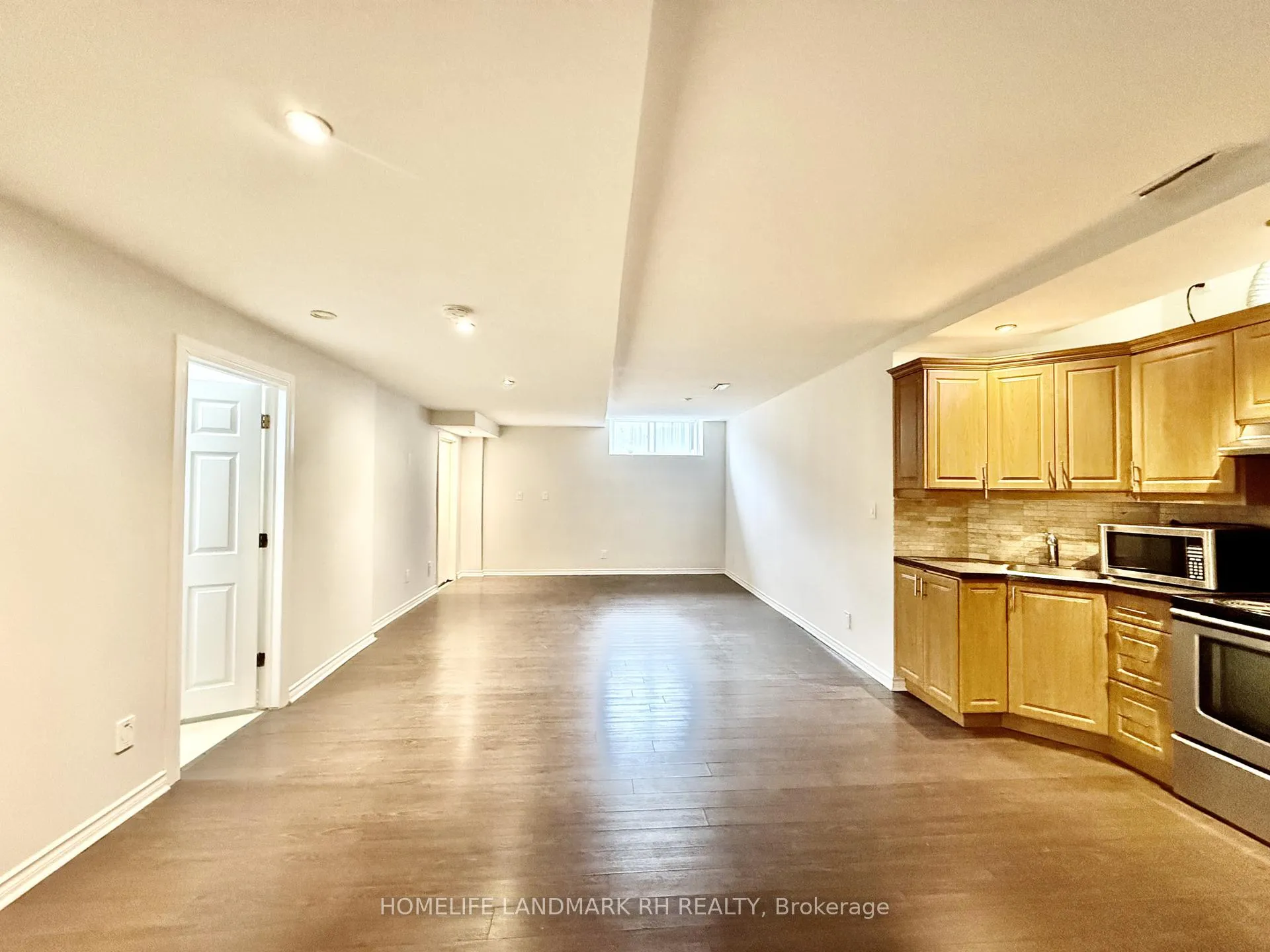 Photo 3 of Unit Lower Level, 78 Halldorson Avenue, Aurora, Bayview Northeast — HOMEH