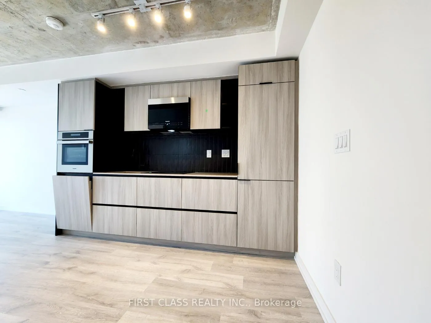 Photo 5 of Unit 1308, 2 Augusta Avenue, Toronto, Kensington-Chinatown — HOMEH