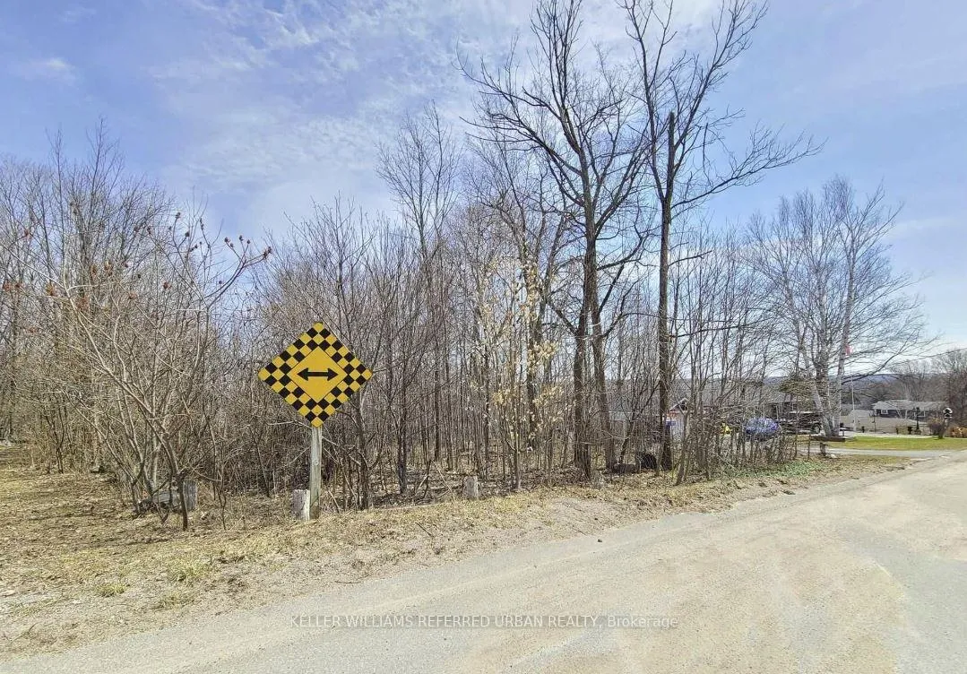 Photo 3 of 555 Barnes Avenue, Tay, Port McNicoll — HOMEH