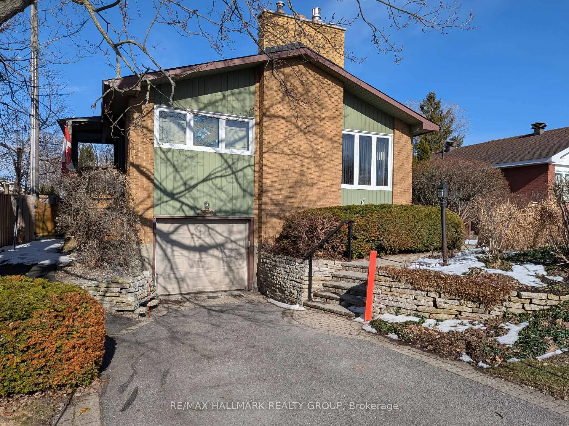 Photo 1 of 2279 Harding Road, Ottawa, Elmvale Acres/Urbandale — HOMEH