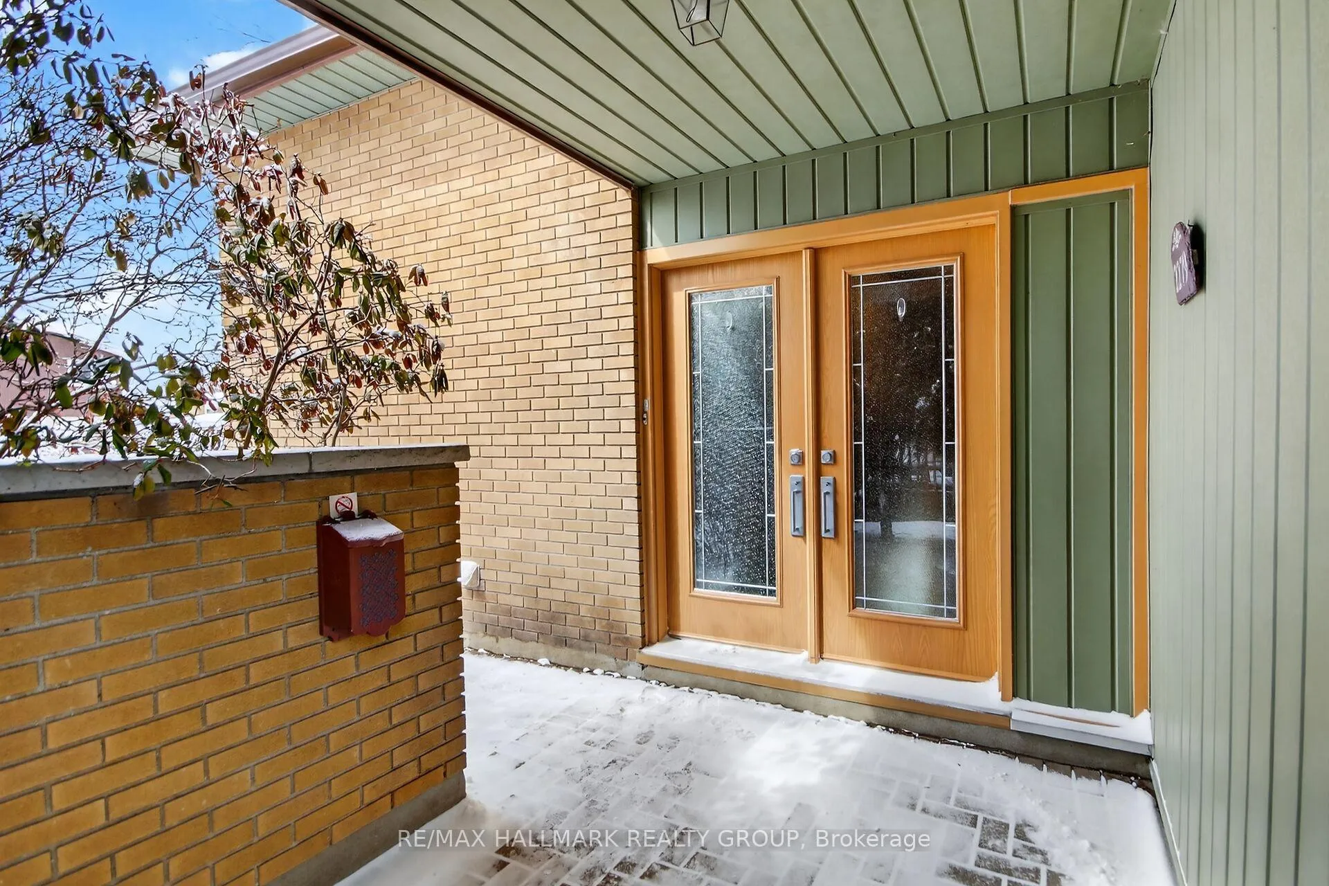 Photo 3 of 2279 Harding Road, Ottawa, Elmvale Acres/Urbandale — HOMEH