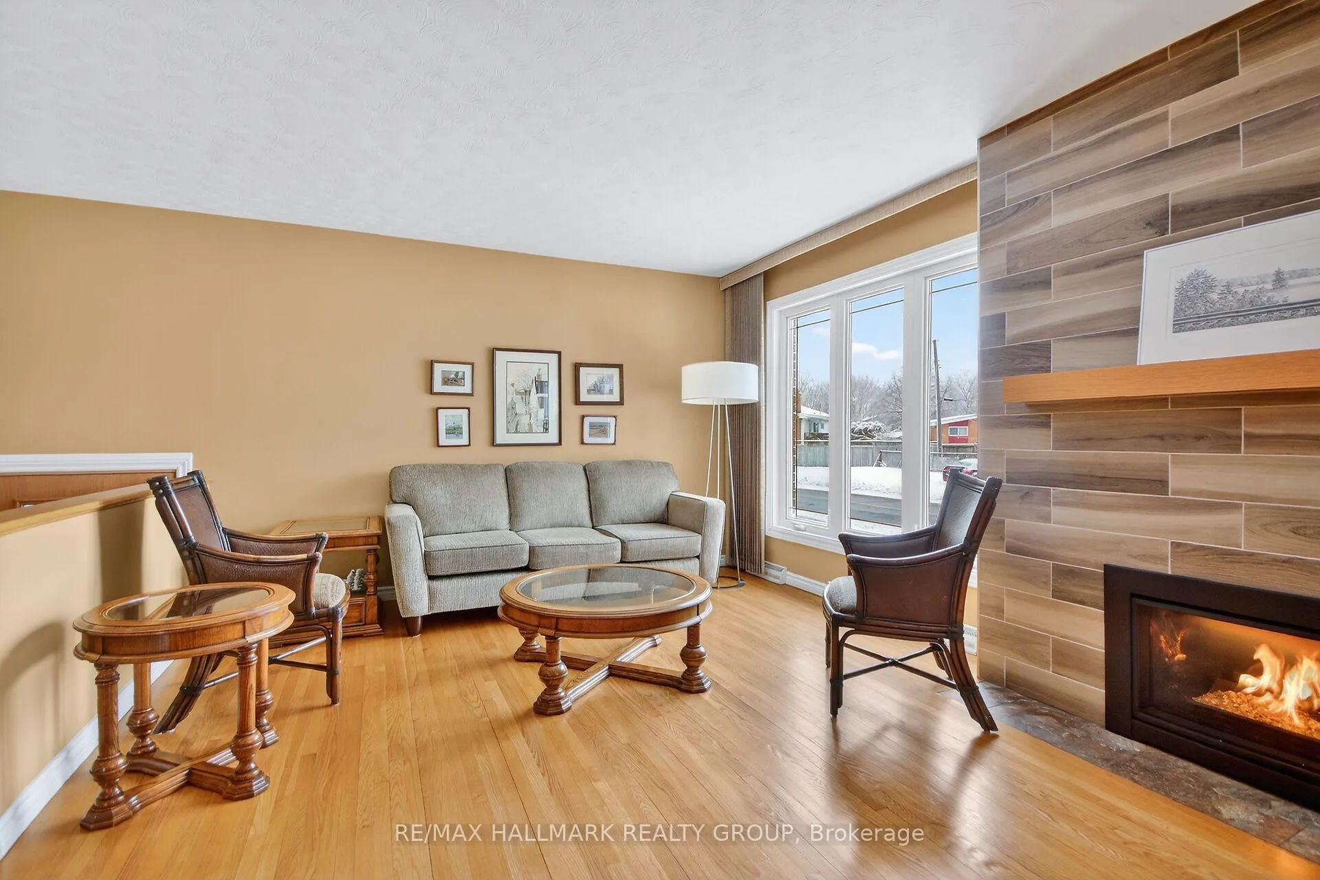 Photo 5 of 2279 Harding Road, Ottawa, Elmvale Acres/Urbandale — HOMEH