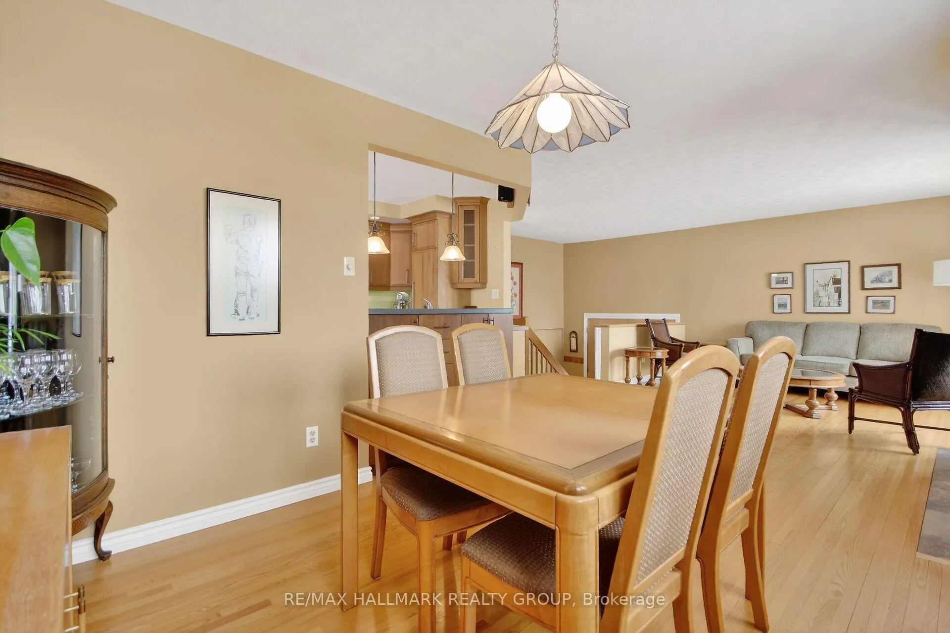 Photo 7 of 2279 Harding Road, Ottawa, Elmvale Acres/Urbandale — HOMEH