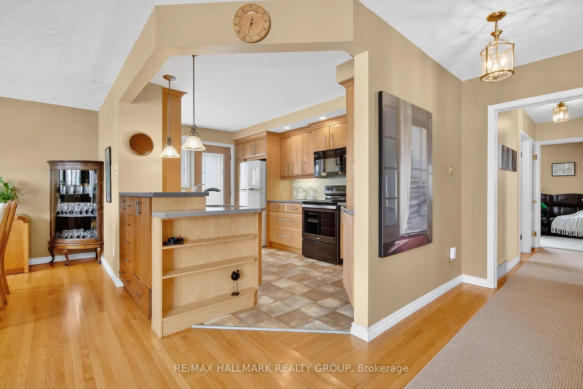 Photo 11 of 2279 Harding Road, Ottawa, Elmvale Acres/Urbandale — HOMEH