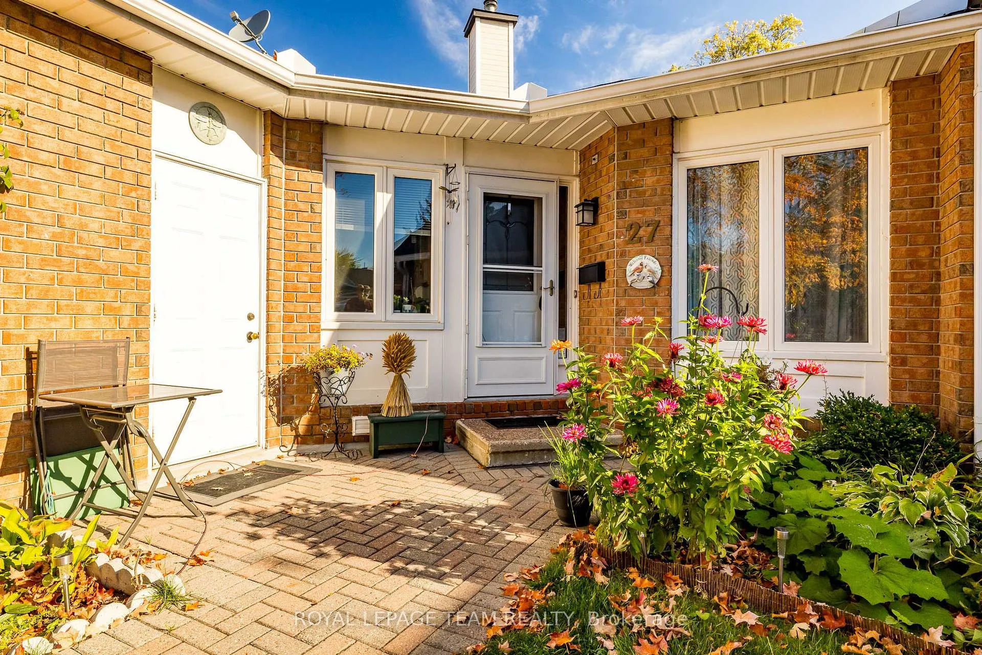 Photo 2 of 27 Pine Needles Court, Ottawa, Stittsville (Central) — HOMEH