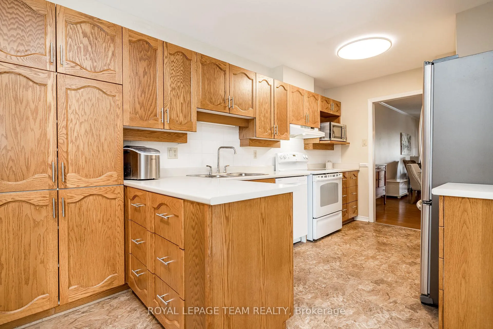 Photo 13 of 27 Pine Needles Court, Ottawa, Stittsville (Central) — HOMEH