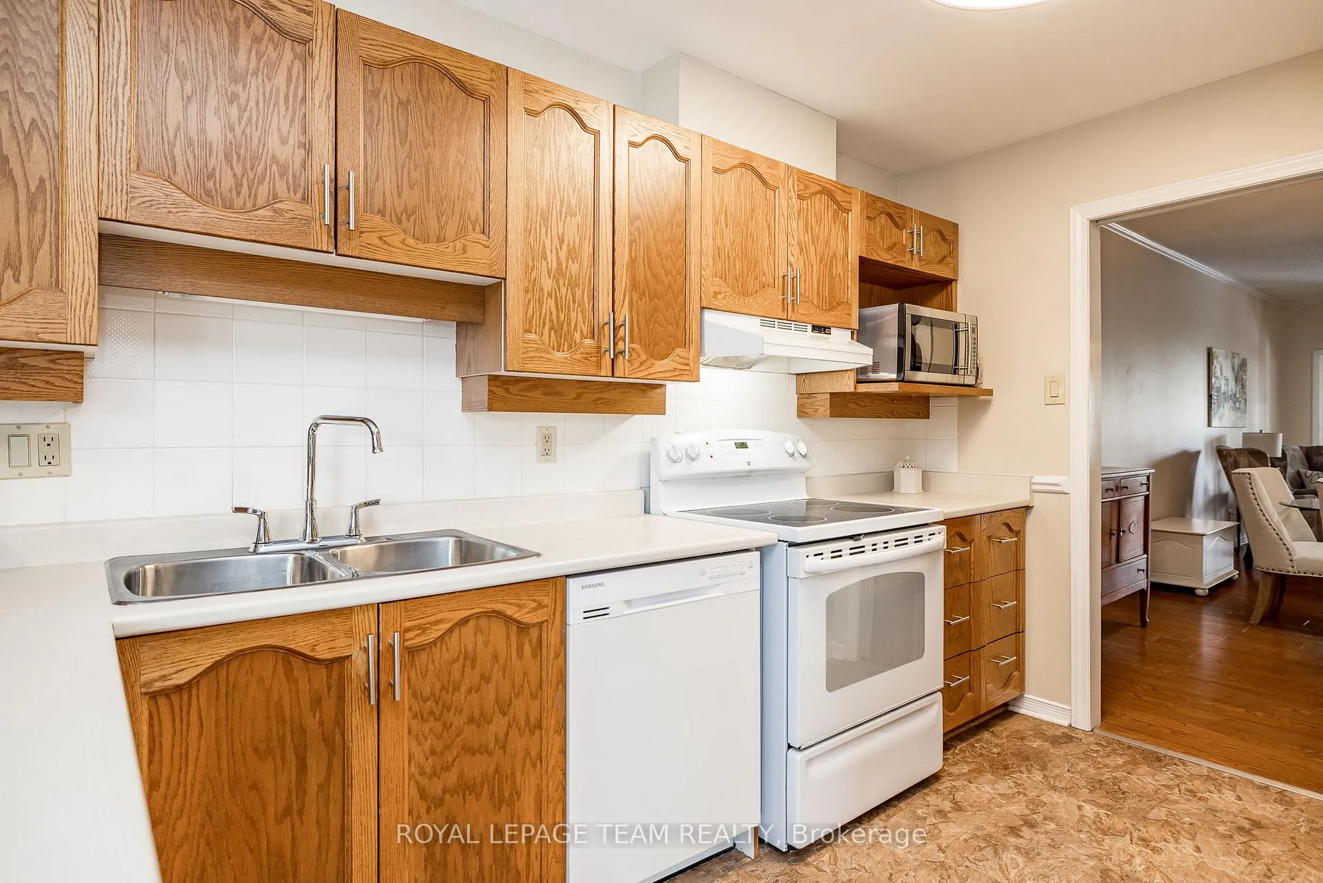 Photo 14 of 27 Pine Needles Court, Ottawa, Stittsville (Central) — HOMEH
