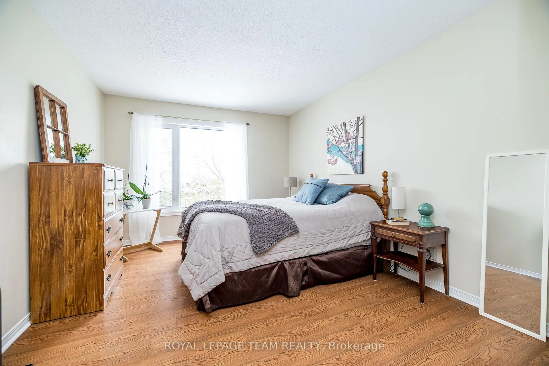 Photo 17 of 27 Pine Needles Court, Ottawa, Stittsville (Central) — HOMEH