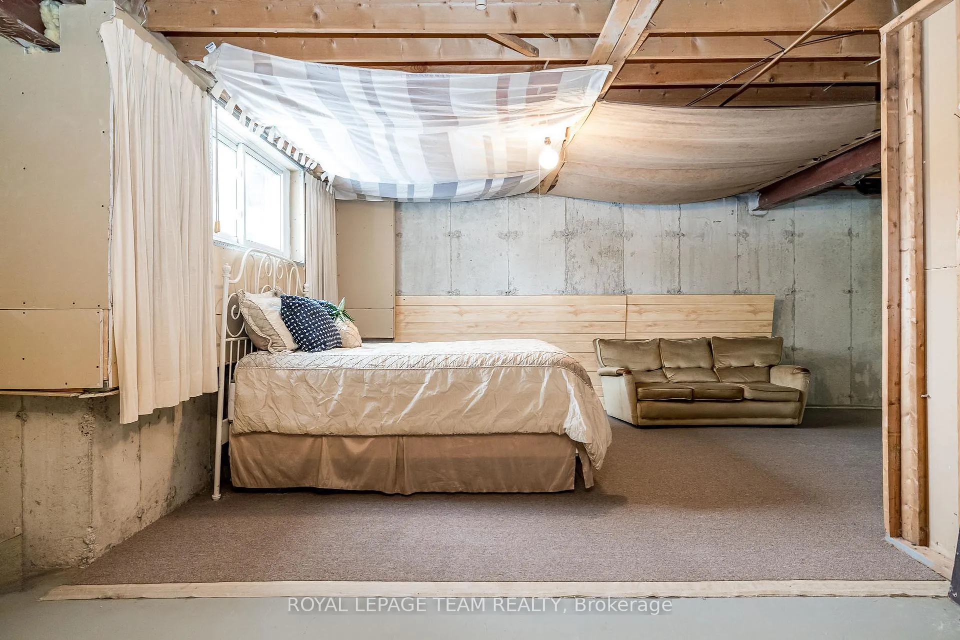 Photo 25 of 27 Pine Needles Court, Ottawa, Stittsville (Central) — HOMEH