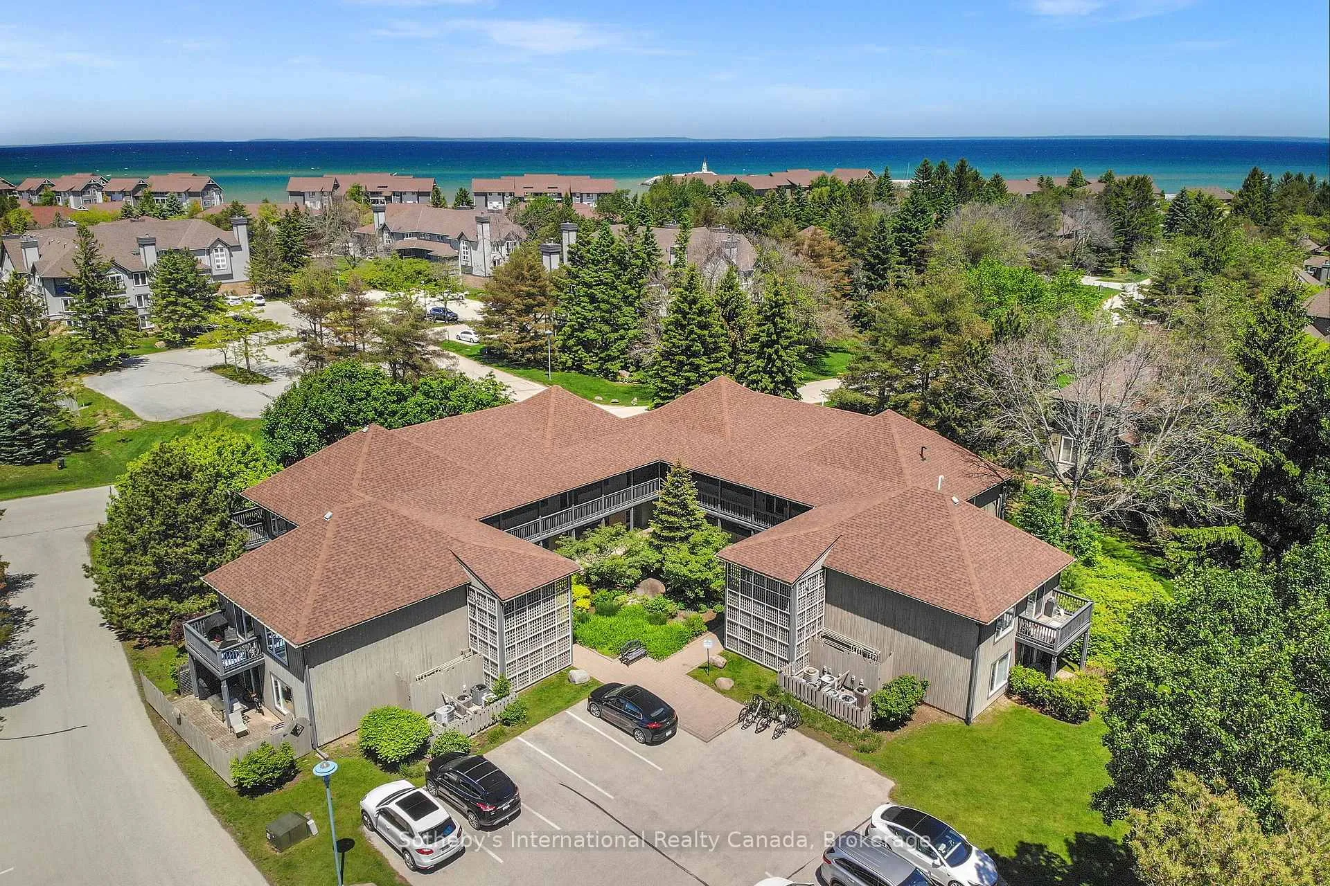 Photo 5 of 331 Mariners Way, Collingwood — HOMEH