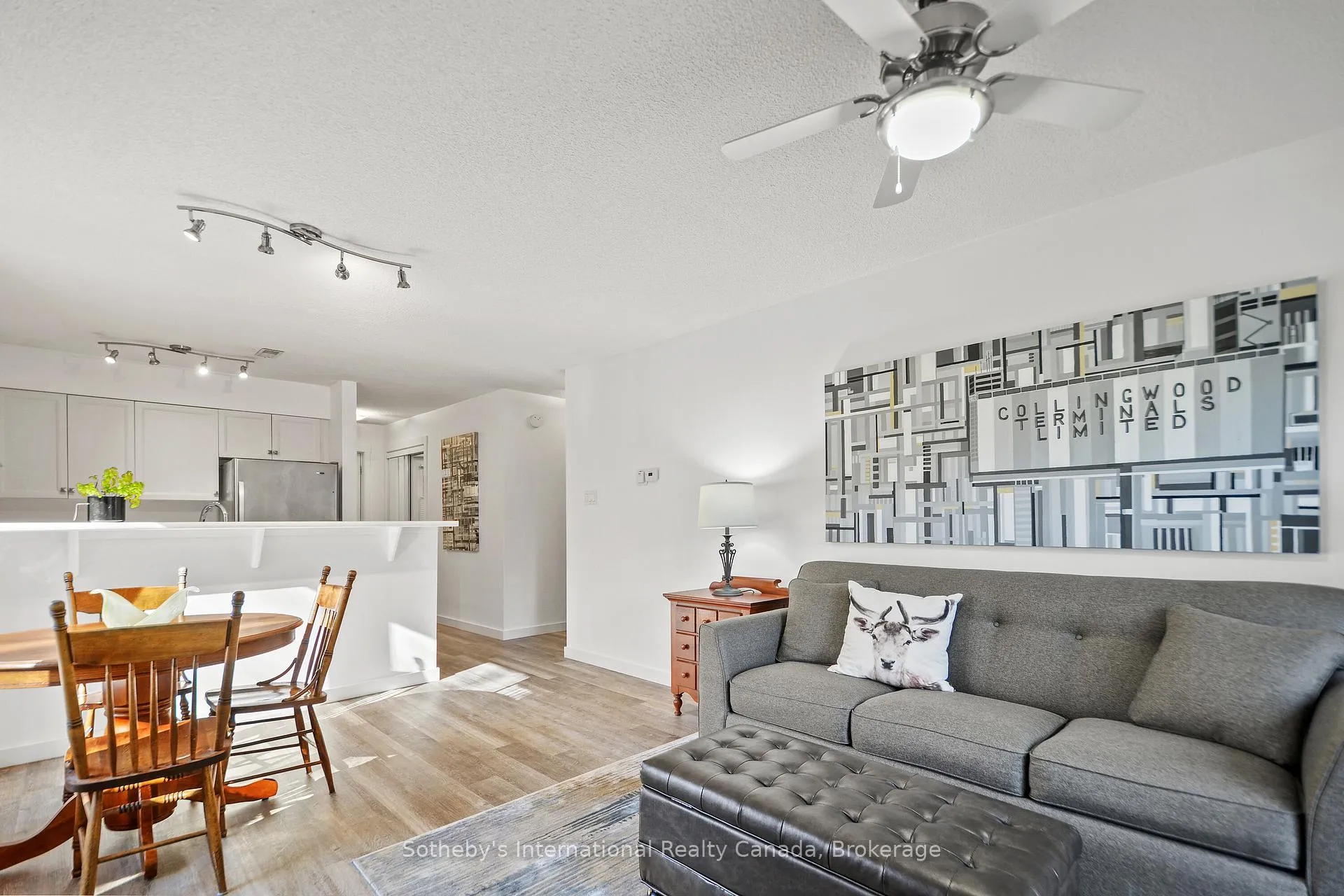 Photo 10 of 331 Mariners Way, Collingwood — HOMEH