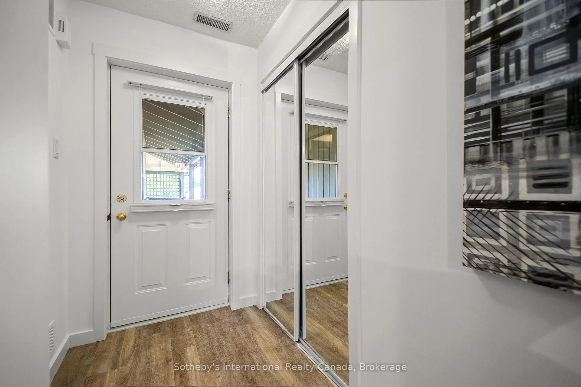 Photo 15 of 331 Mariners Way, Collingwood — HOMEH