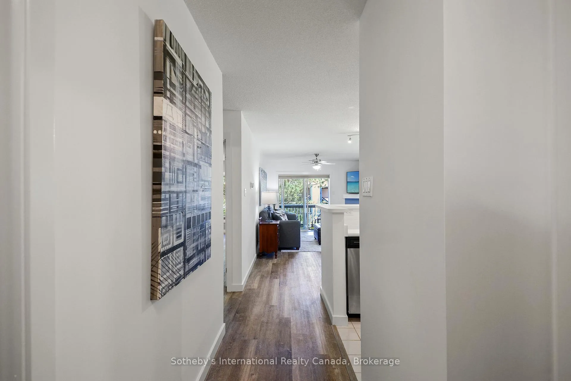 Photo 18 of 331 Mariners Way, Collingwood — HOMEH