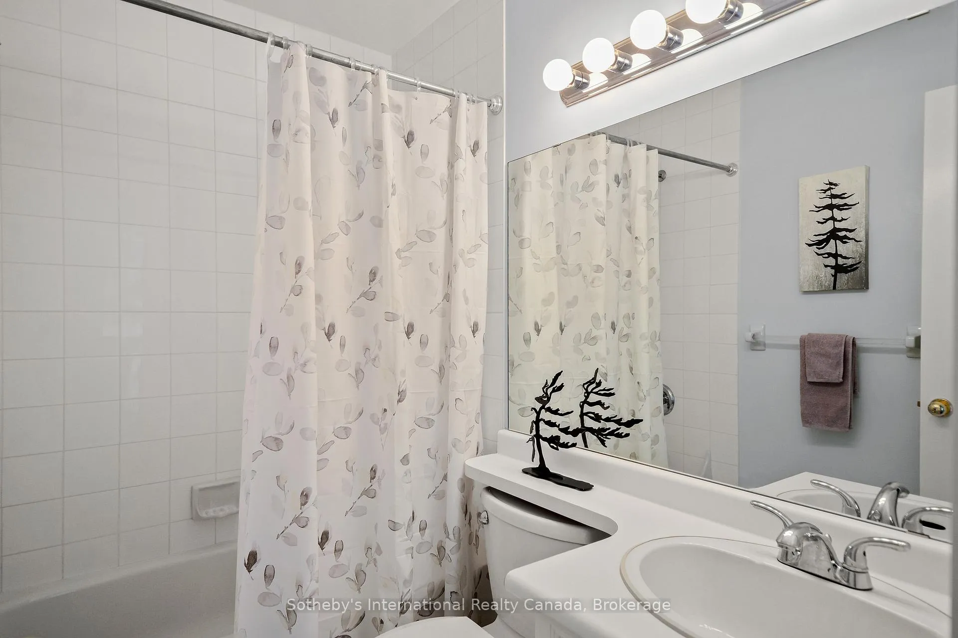 Photo 22 of 331 Mariners Way, Collingwood — HOMEH