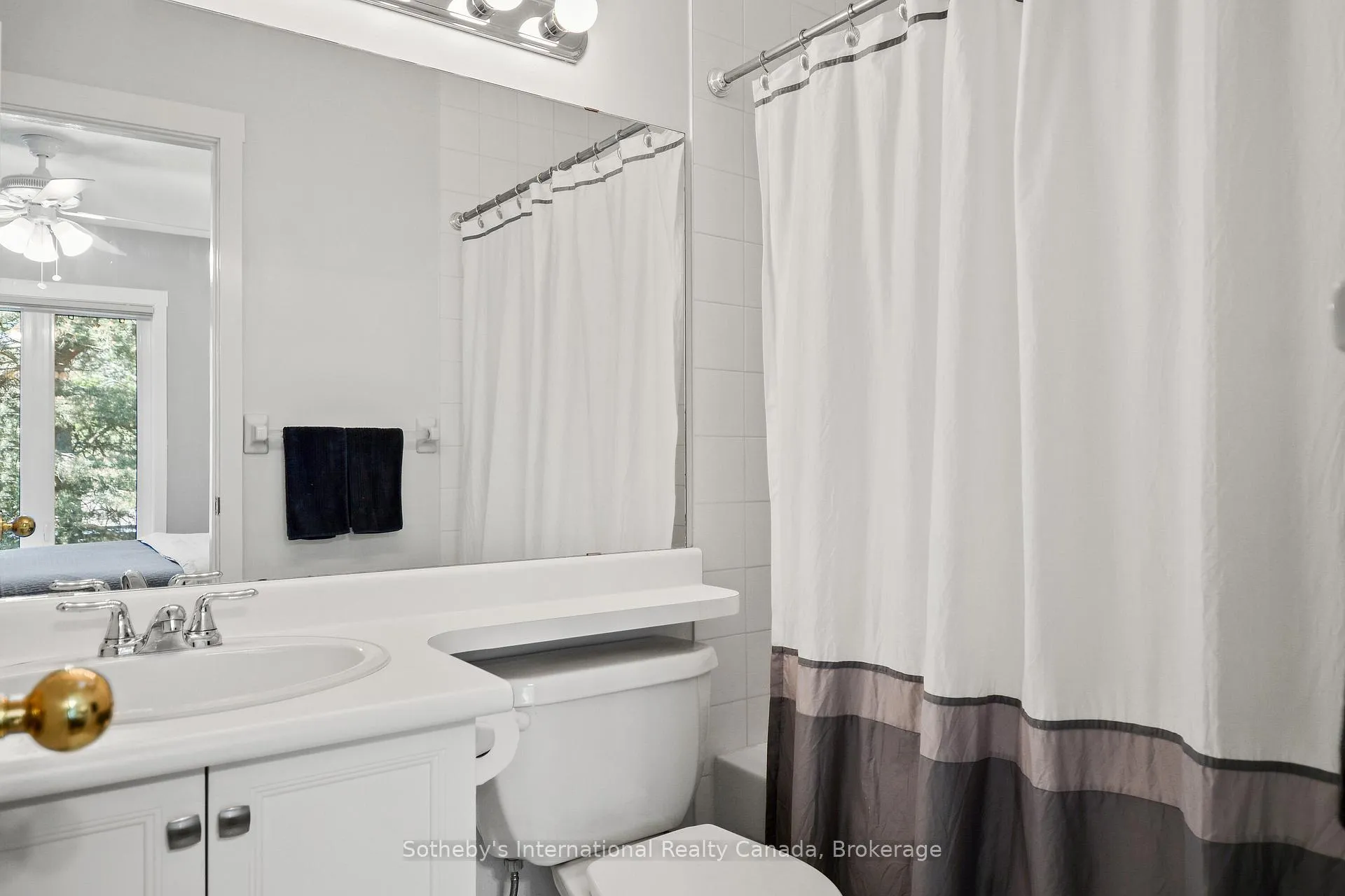 Photo 26 of 331 Mariners Way, Collingwood — HOMEH