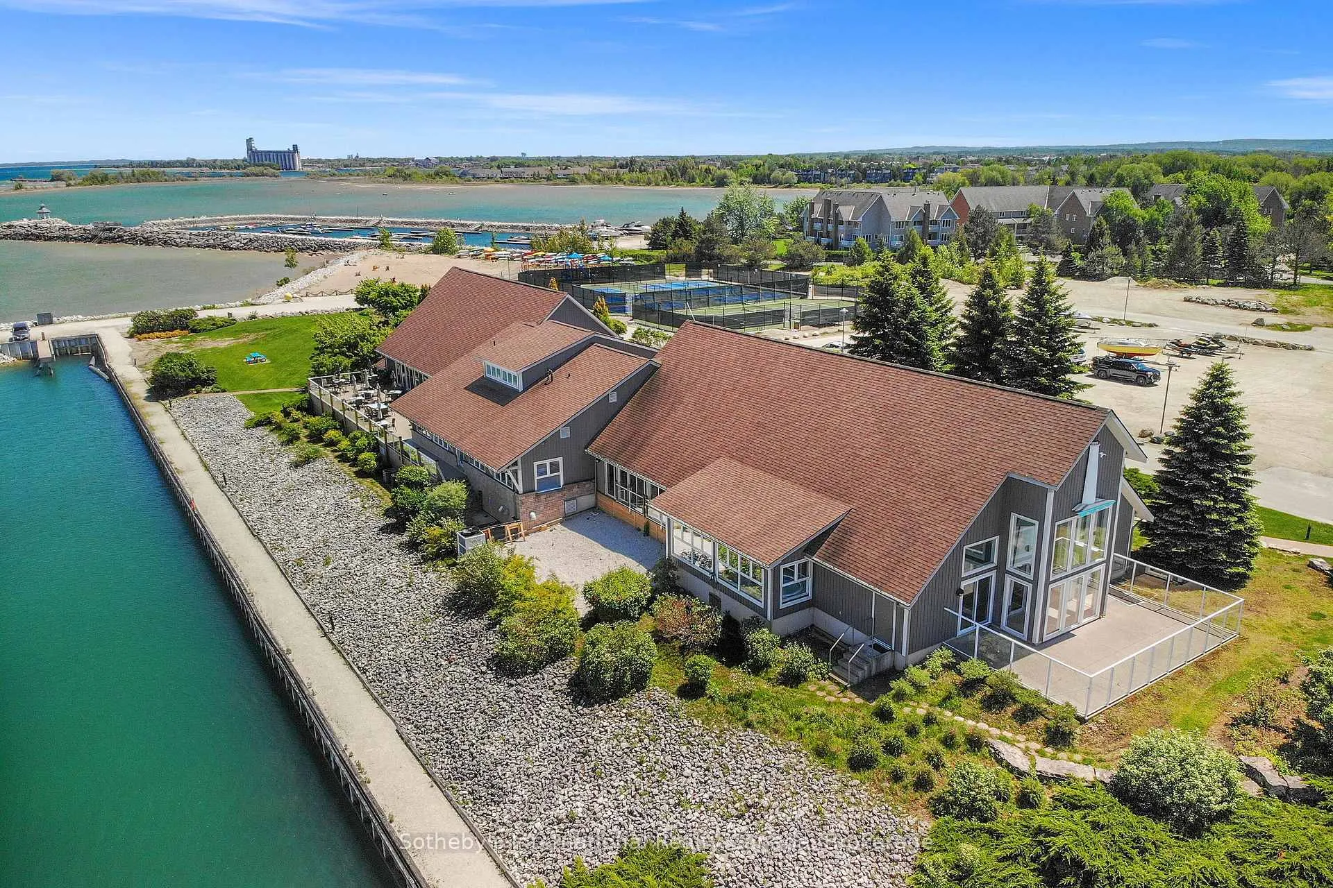 Photo 28 of 331 Mariners Way, Collingwood — HOMEH