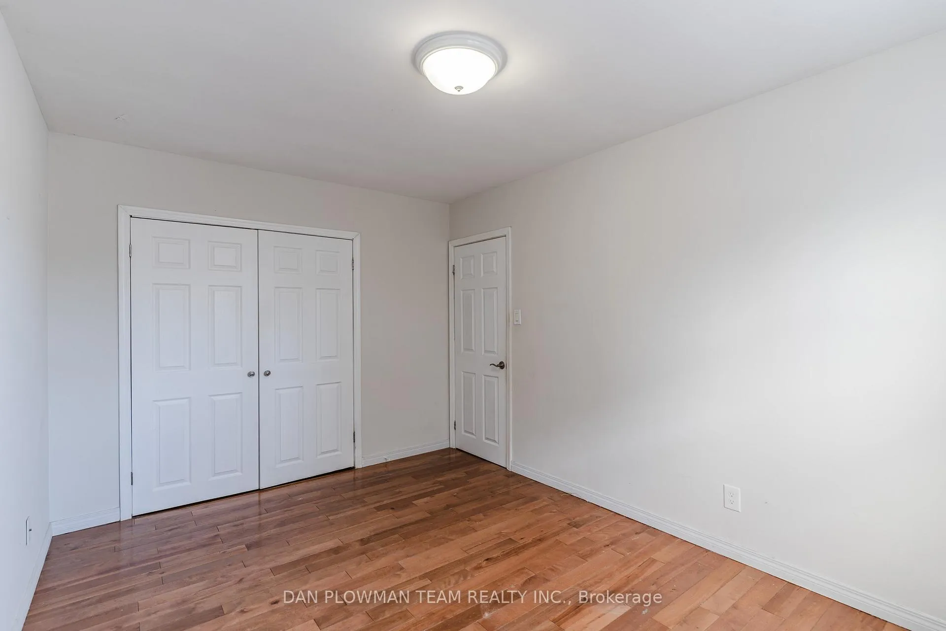 Photo 14 of 572 Montcalm Avenue, Oshawa, Vanier — HOMEH