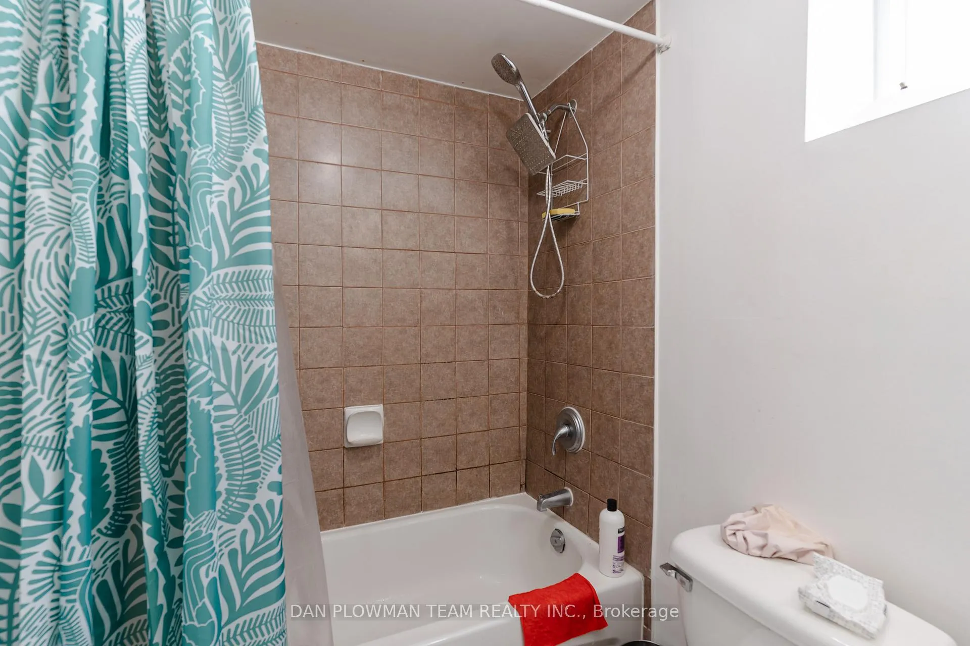 Photo 33 of 572 Montcalm Avenue, Oshawa, Vanier — HOMEH