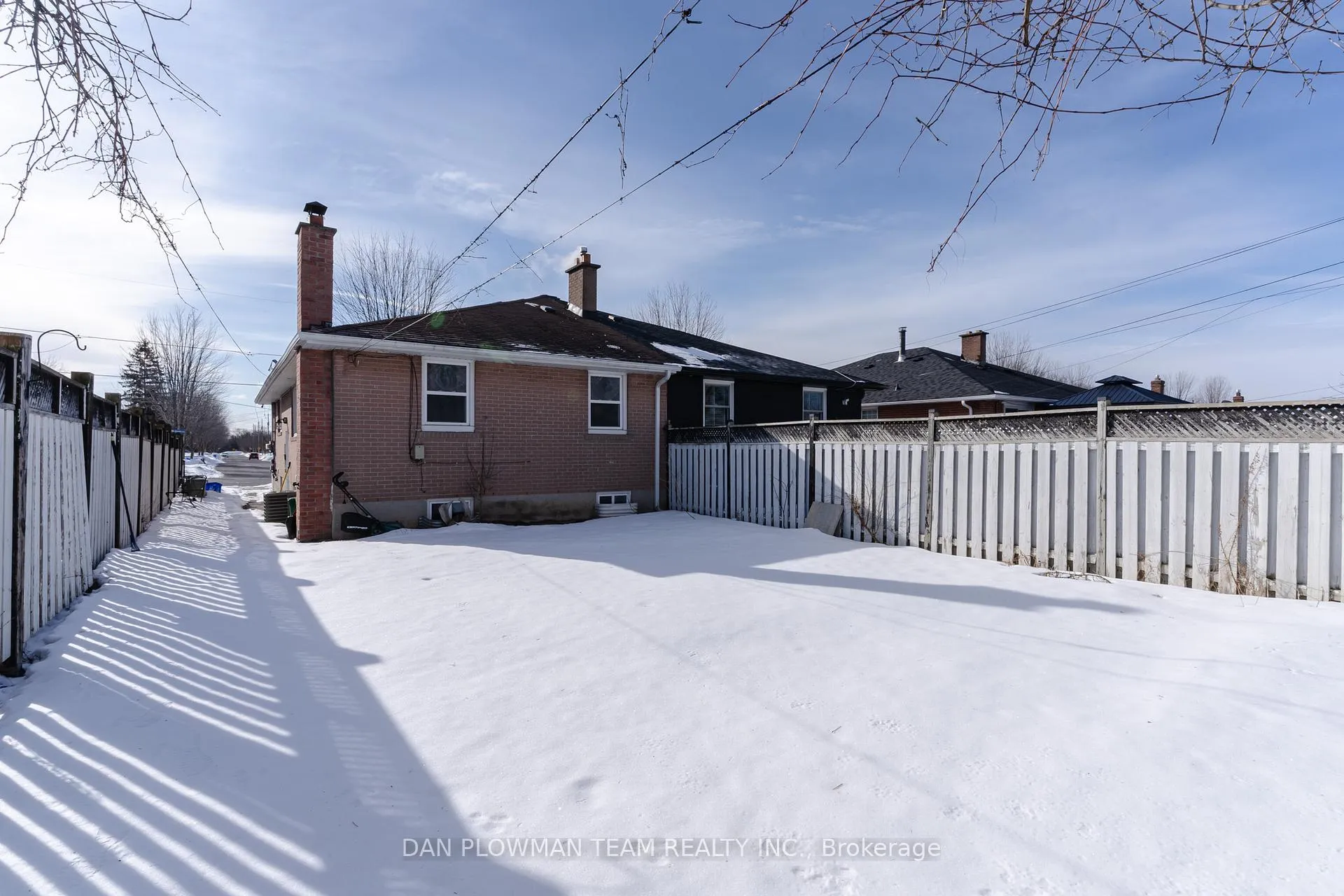 Photo 35 of 572 Montcalm Avenue, Oshawa, Vanier — HOMEH