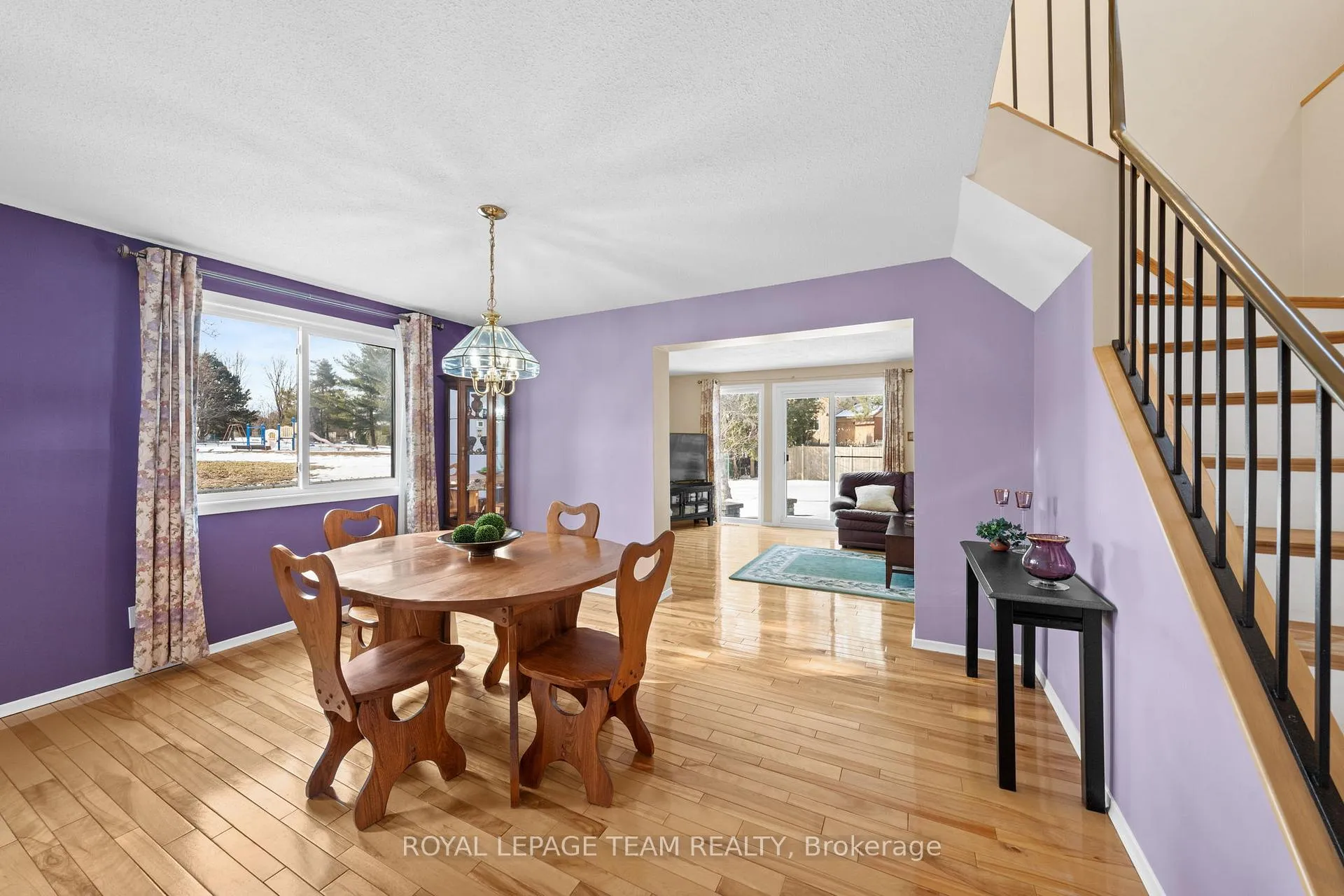 Photo 3 of 7942 Decarie Drive, Ottawa, Orleans Wood — HOMEH