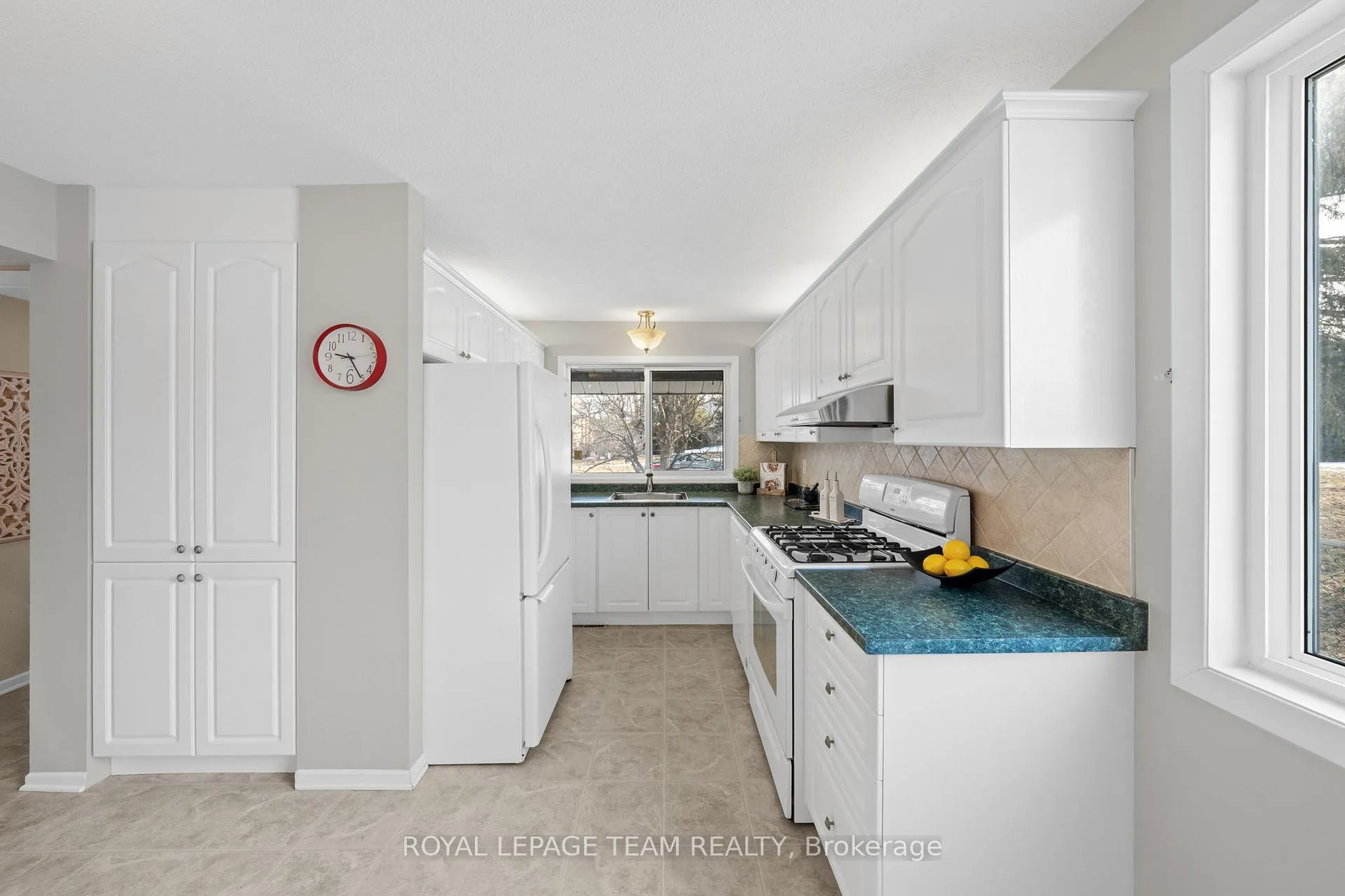 Photo 7 of 7942 Decarie Drive, Ottawa, Orleans Wood — HOMEH