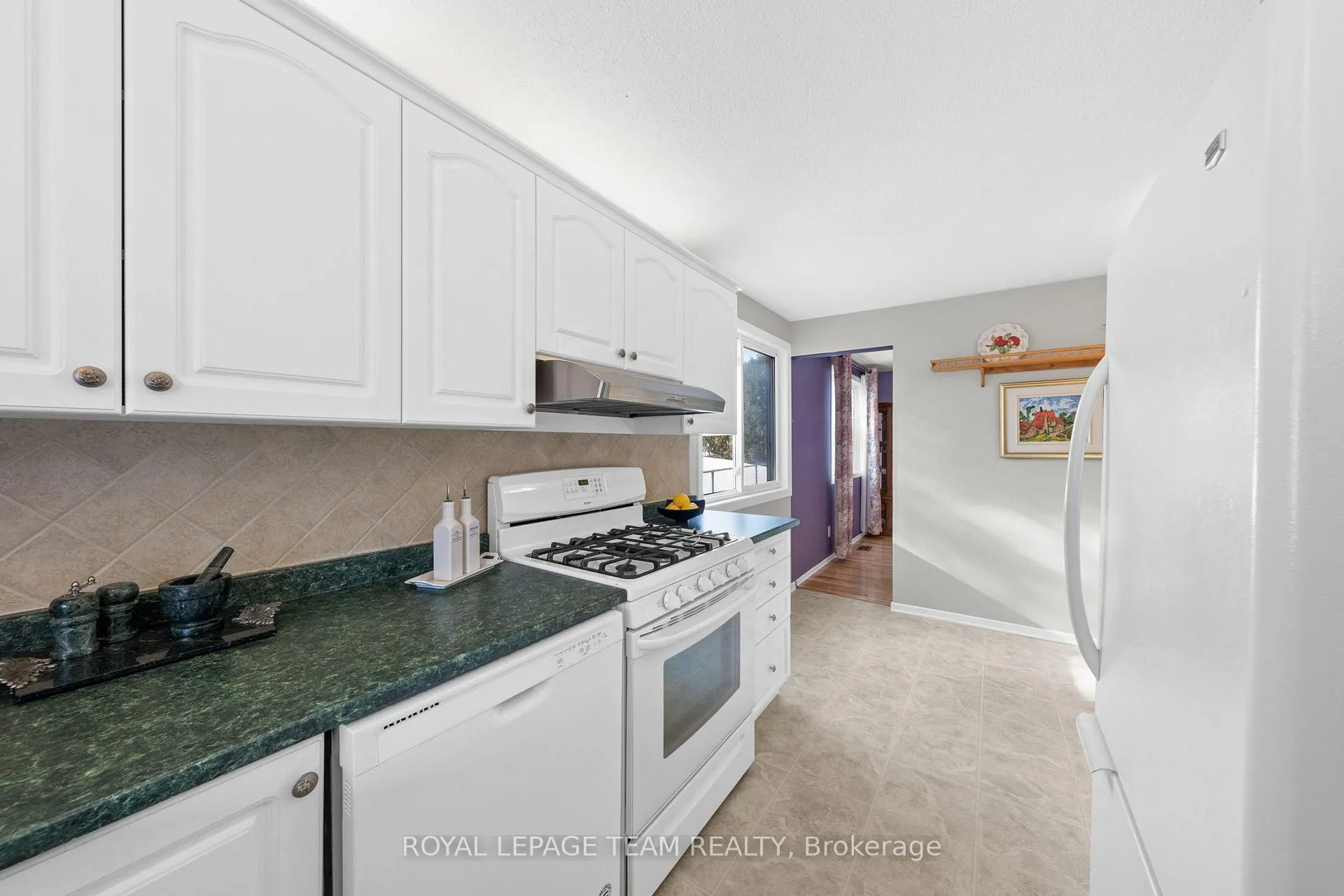 Photo 9 of 7942 Decarie Drive, Ottawa, Orleans Wood — HOMEH