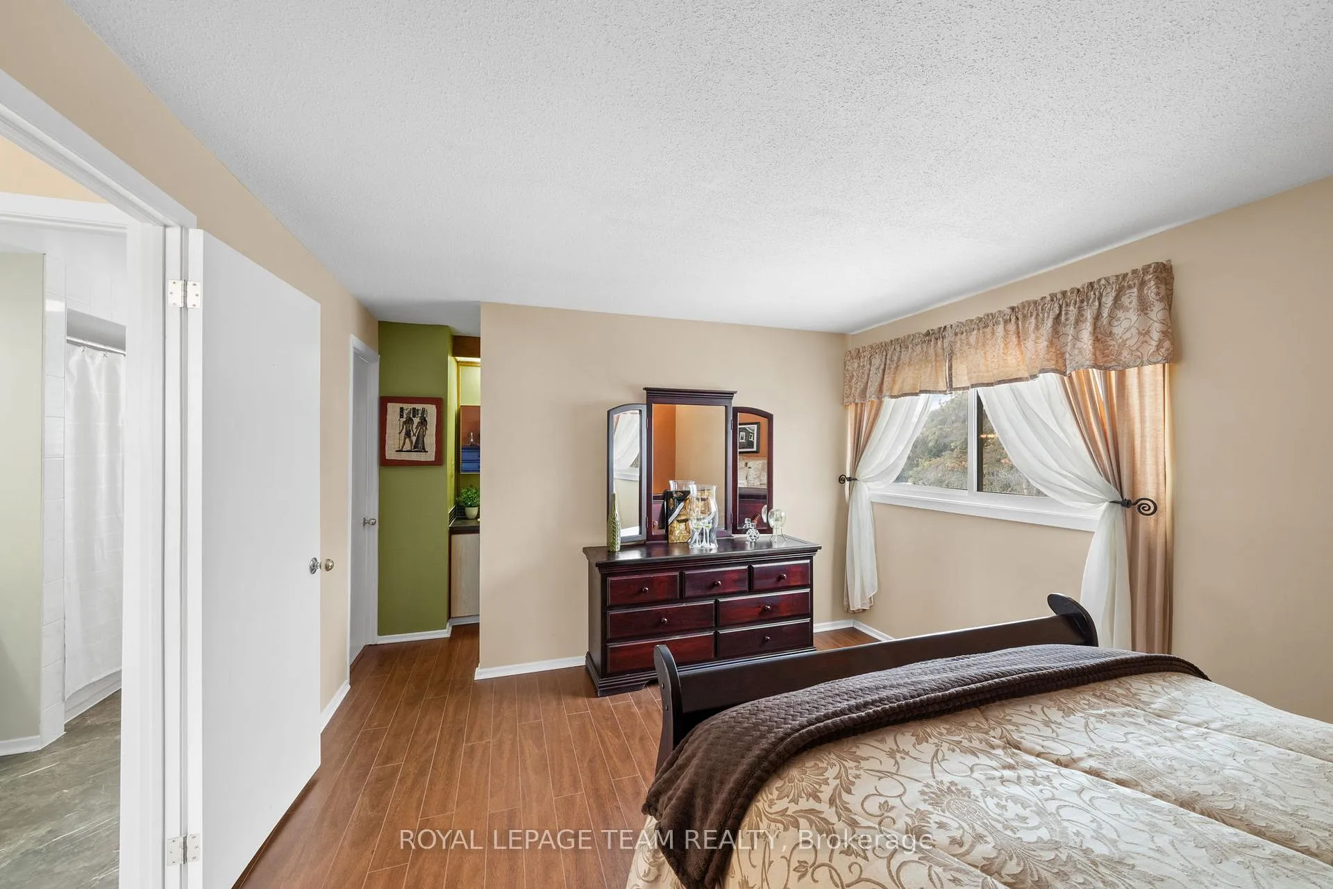 Photo 15 of 7942 Decarie Drive, Ottawa, Orleans Wood — HOMEH