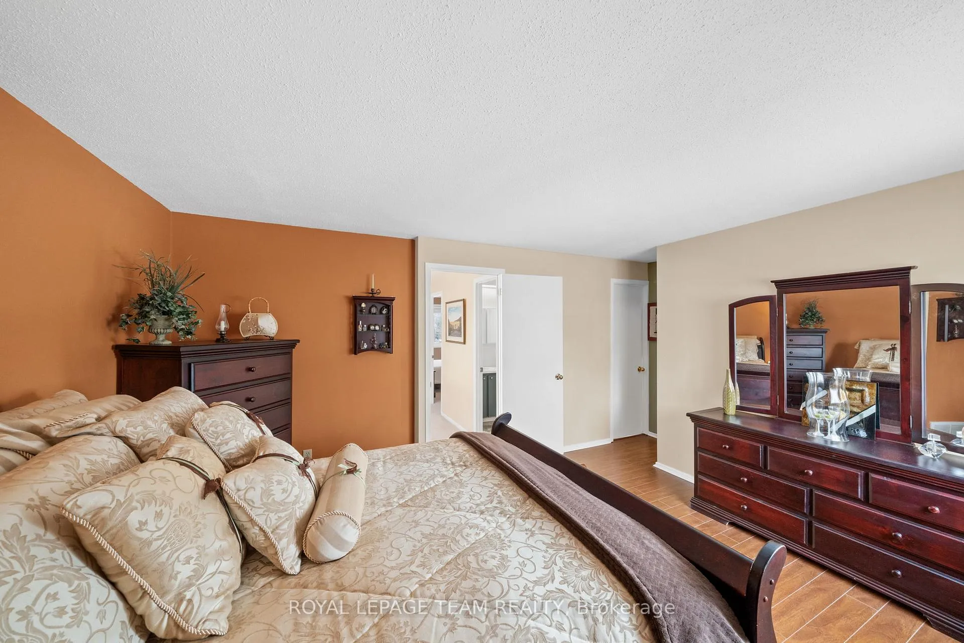 Photo 16 of 7942 Decarie Drive, Ottawa, Orleans Wood — HOMEH