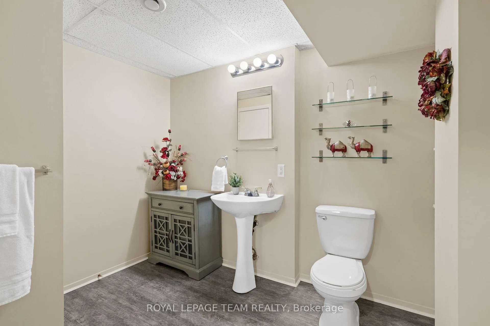 Photo 24 of 7942 Decarie Drive, Ottawa, Orleans Wood — HOMEH