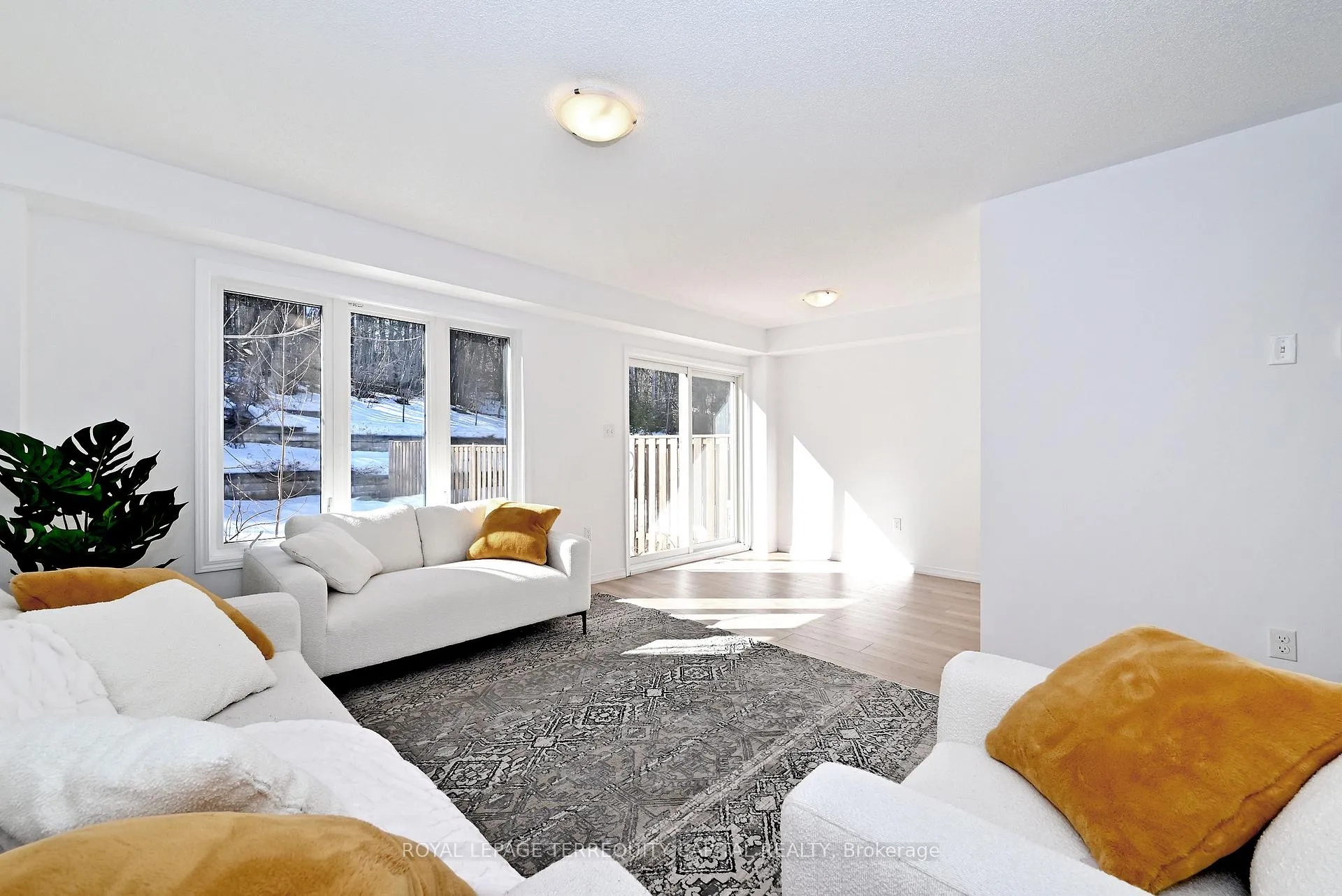Photo 18 of 123 Frank's Way, Barrie, Allandale Heights — HOMEH