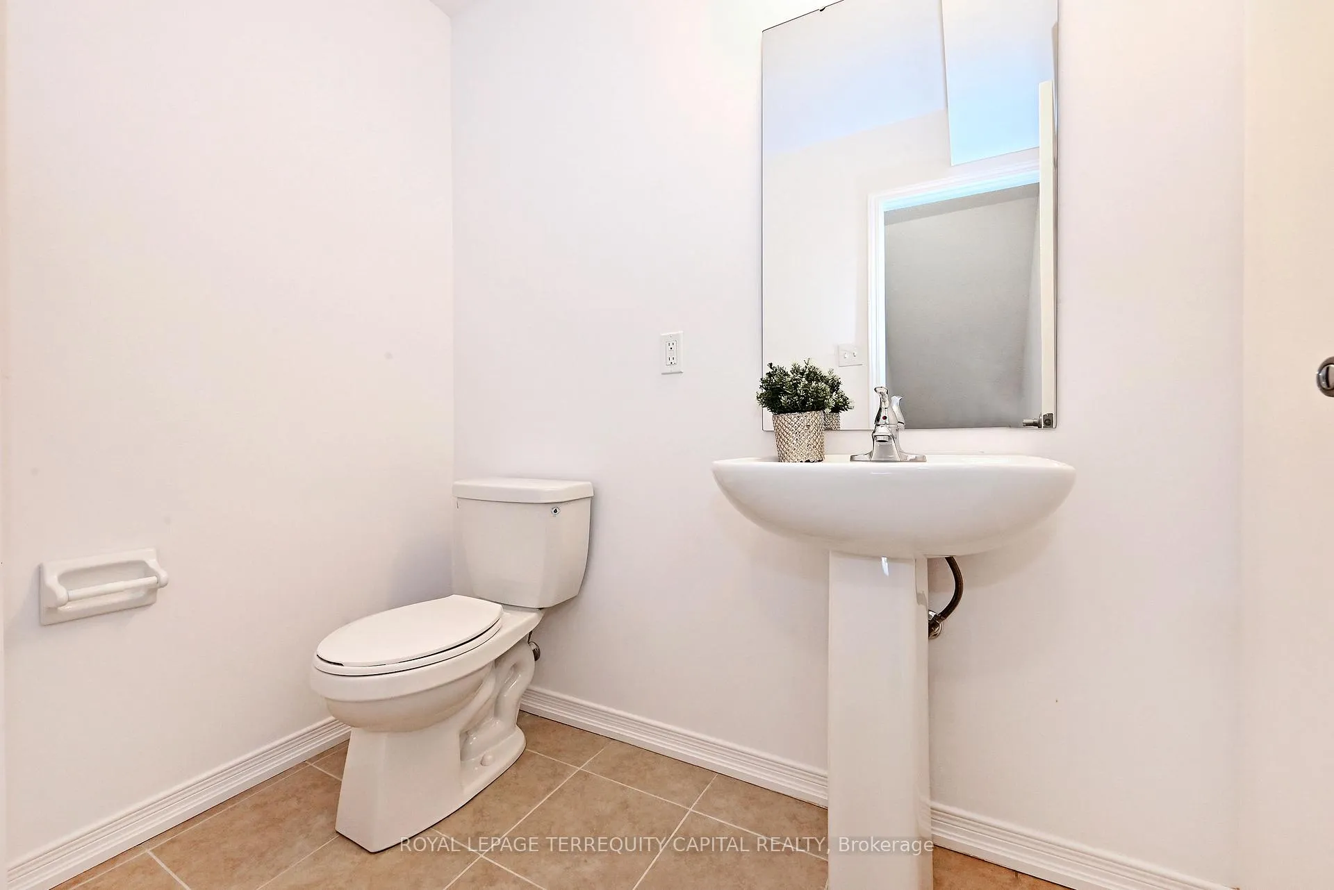 Photo 21 of 123 Frank's Way, Barrie, Allandale Heights — HOMEH