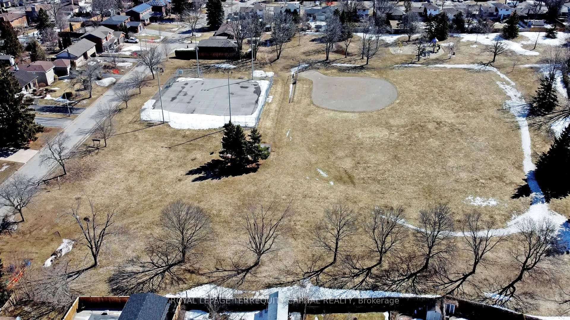 Photo 48 of 123 Frank's Way, Barrie, Allandale Heights — HOMEH
