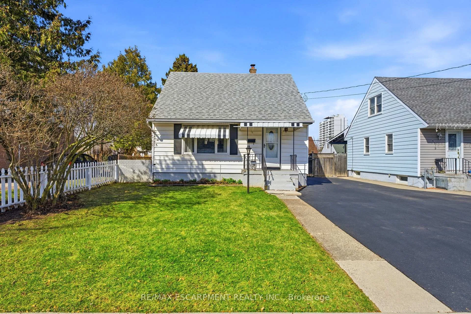 Front of 39 Eastwood Street