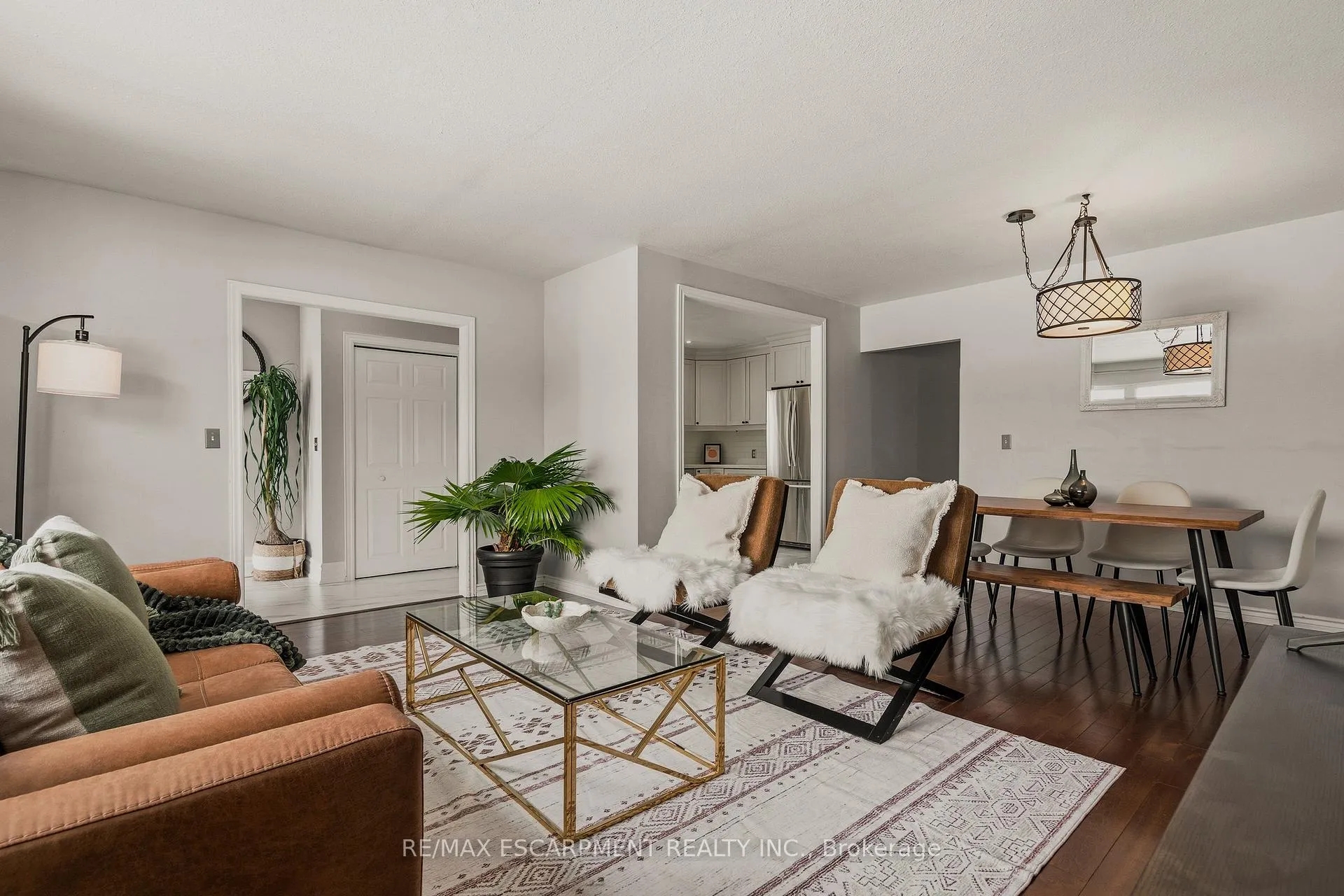 Photo 2 of 777 Hillcrest Road, Pickering, West Shore — HOMEH