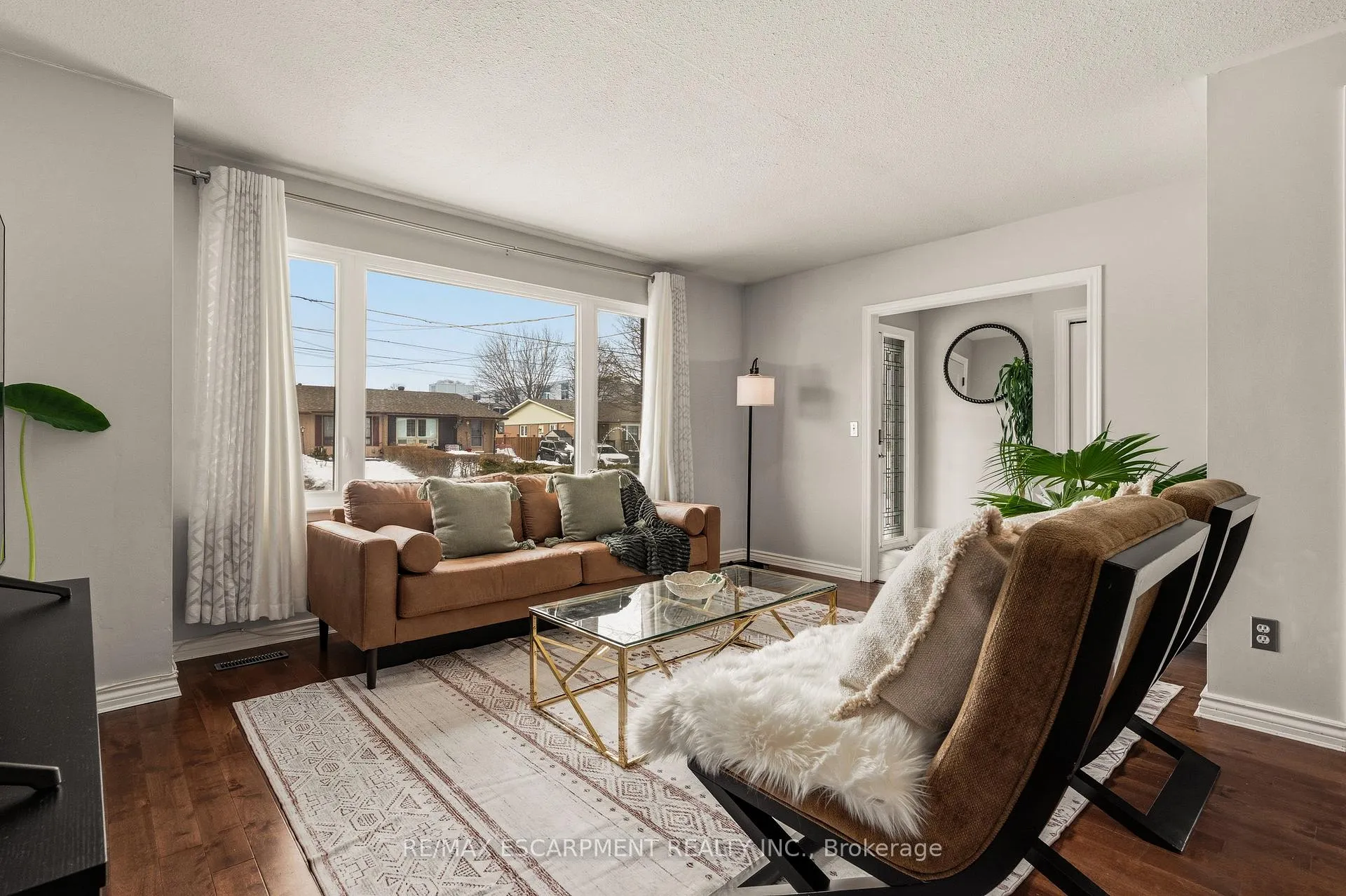 Photo 3 of 777 Hillcrest Road, Pickering, West Shore — HOMEH