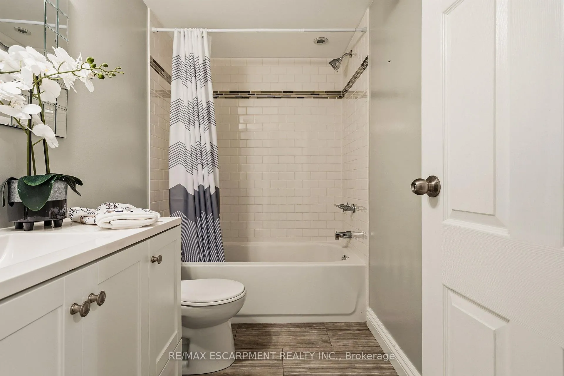Photo 8 of 777 Hillcrest Road, Pickering, West Shore — HOMEH