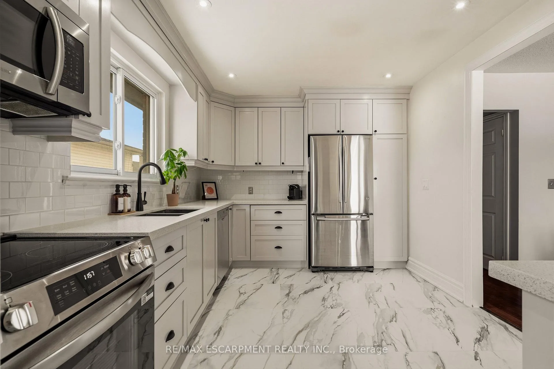Photo 19 of 777 Hillcrest Road, Pickering, West Shore — HOMEH