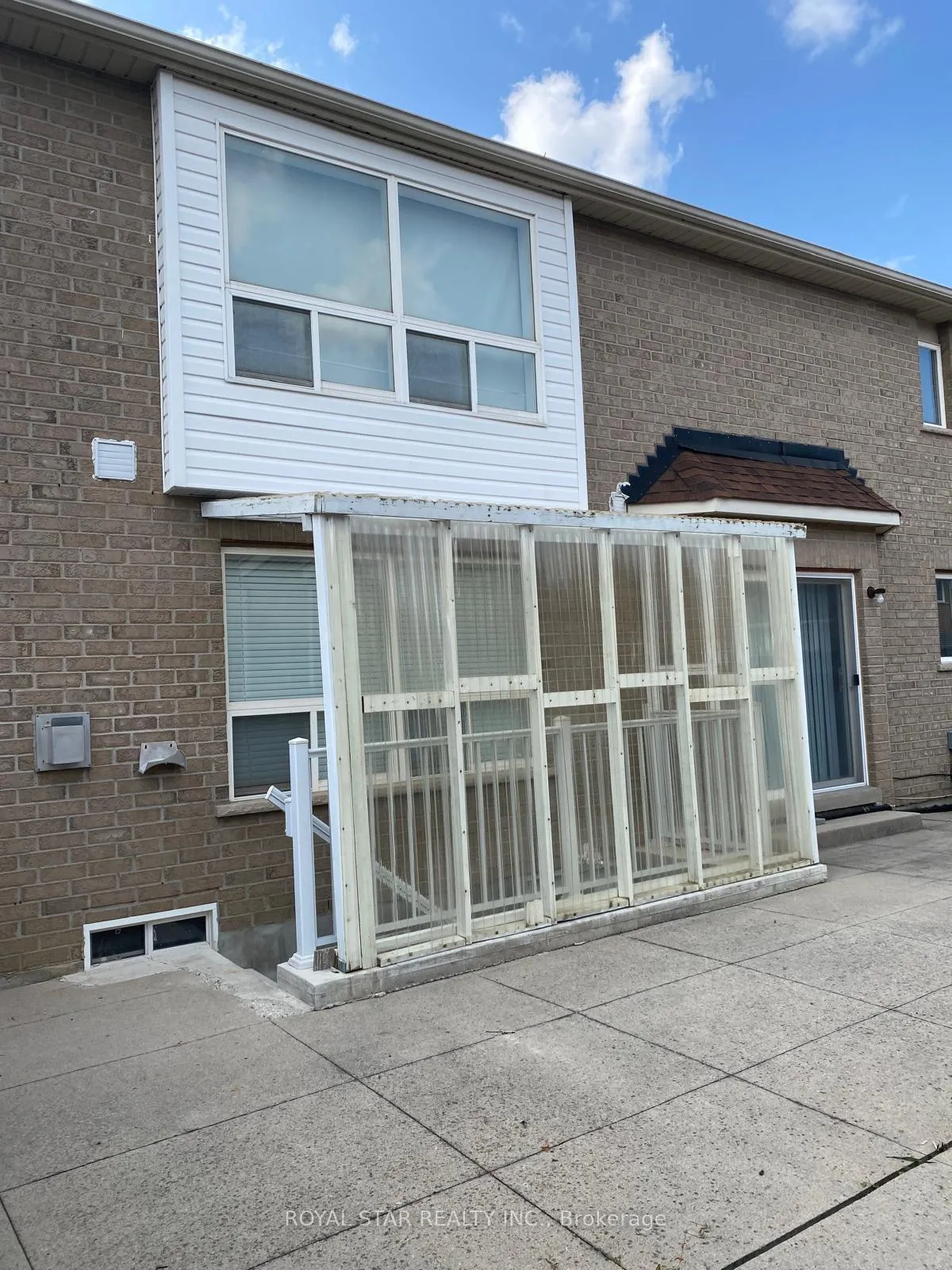 Photo 3 of 58 Red Plant Crescent, Brampton, Northwest Sandalwood Parkway — HOMEH